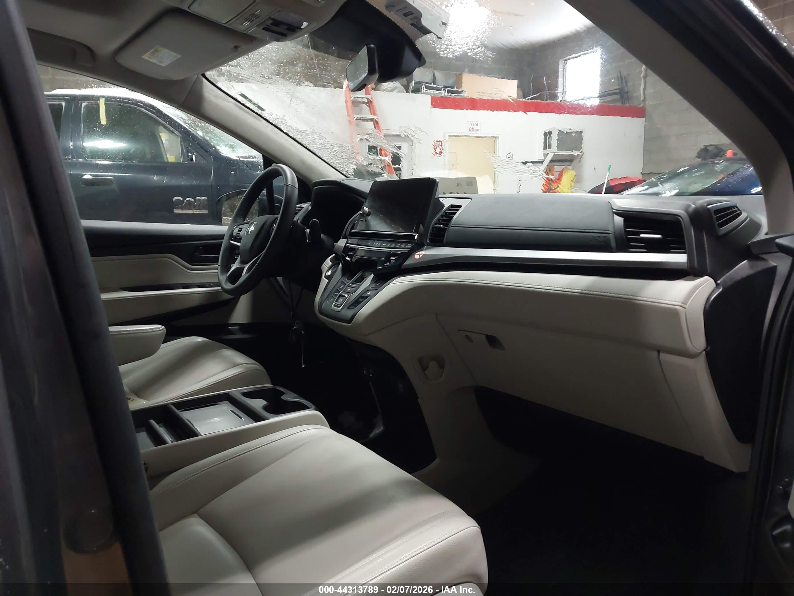 HONDA ODYSSEY image 5