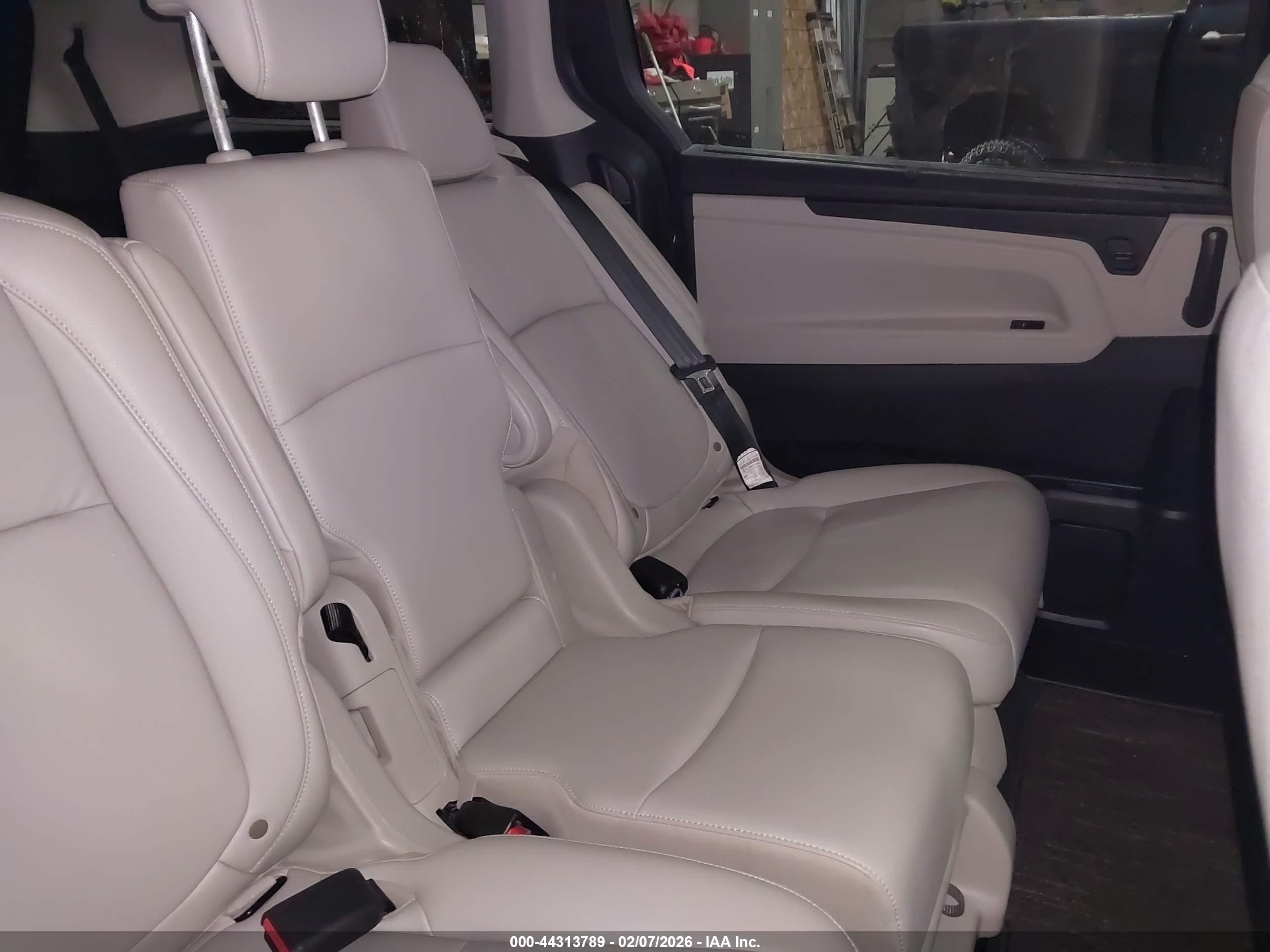 HONDA ODYSSEY image 8