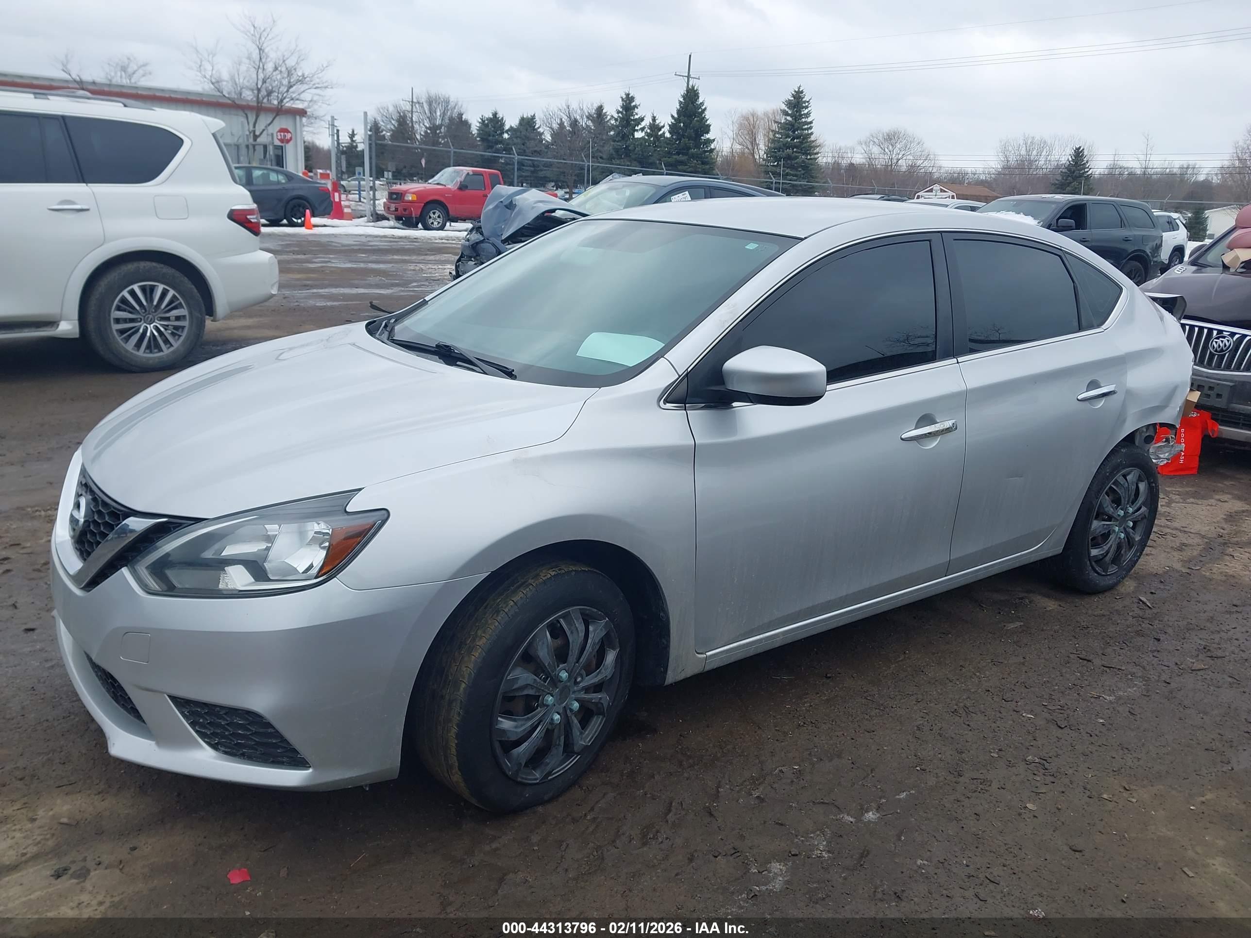NISSAN SENTRA image 2