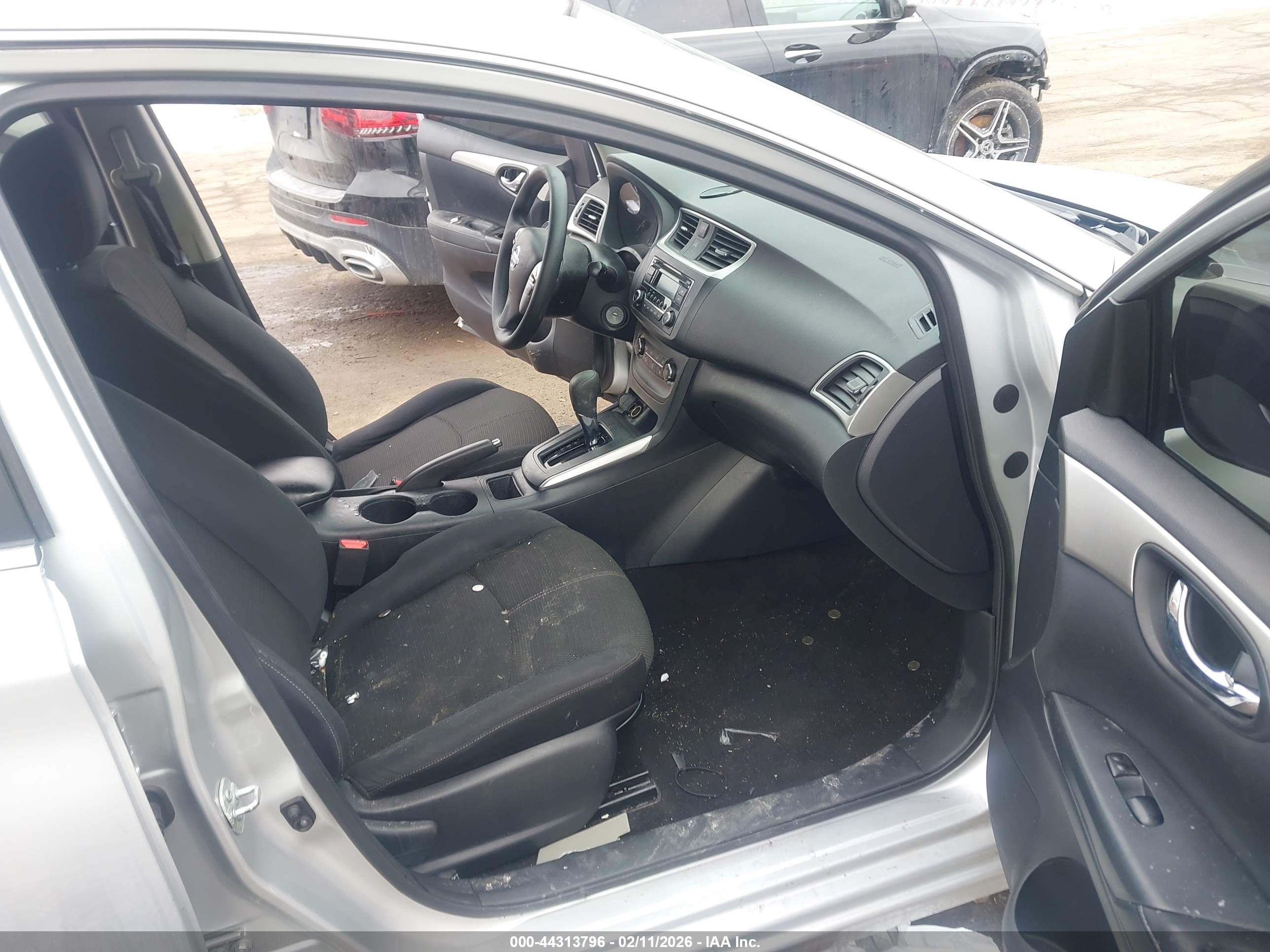 NISSAN SENTRA image 5