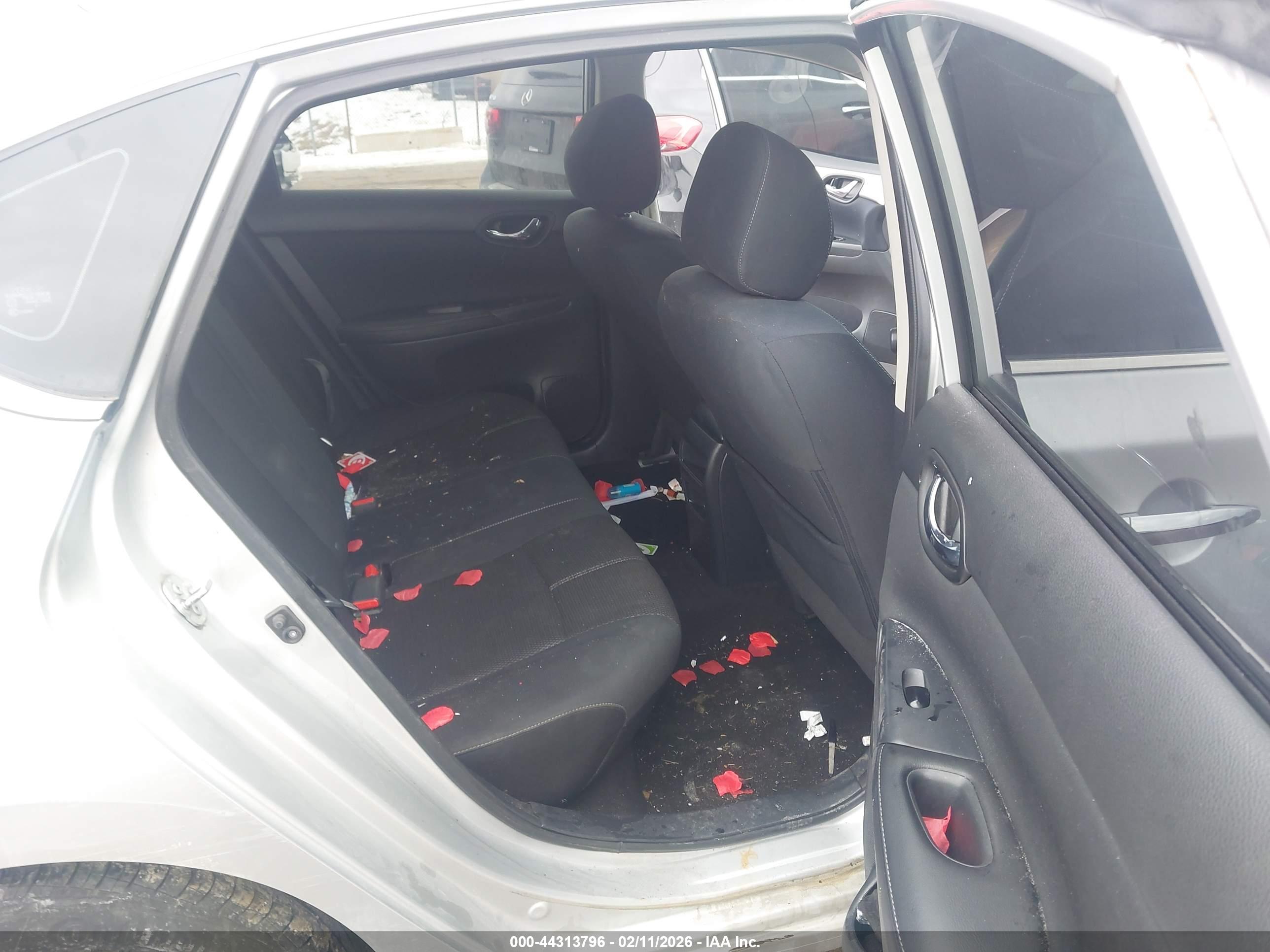 NISSAN SENTRA image 8