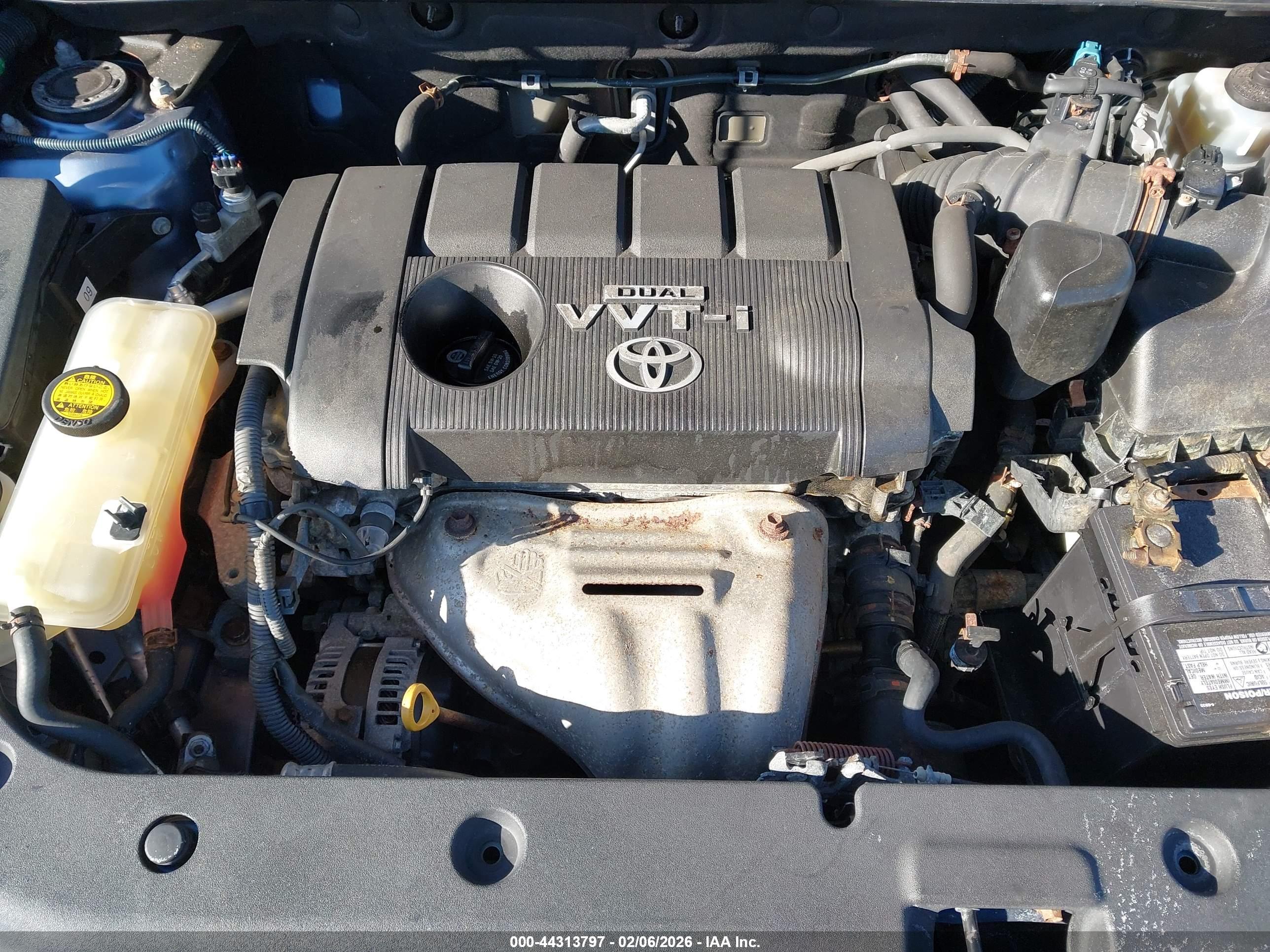 TOYOTA RAV4 image 10