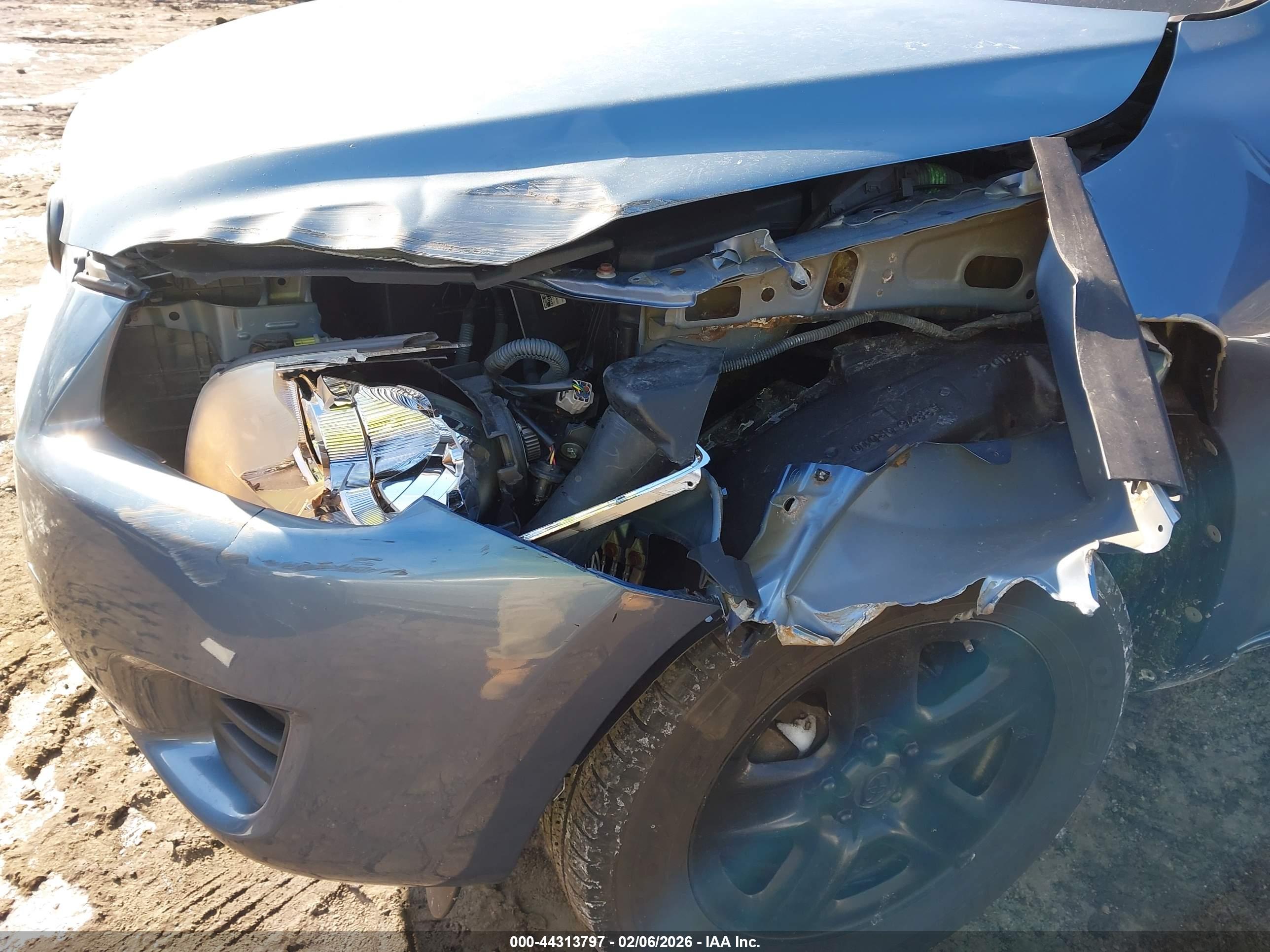 TOYOTA RAV4 image 6