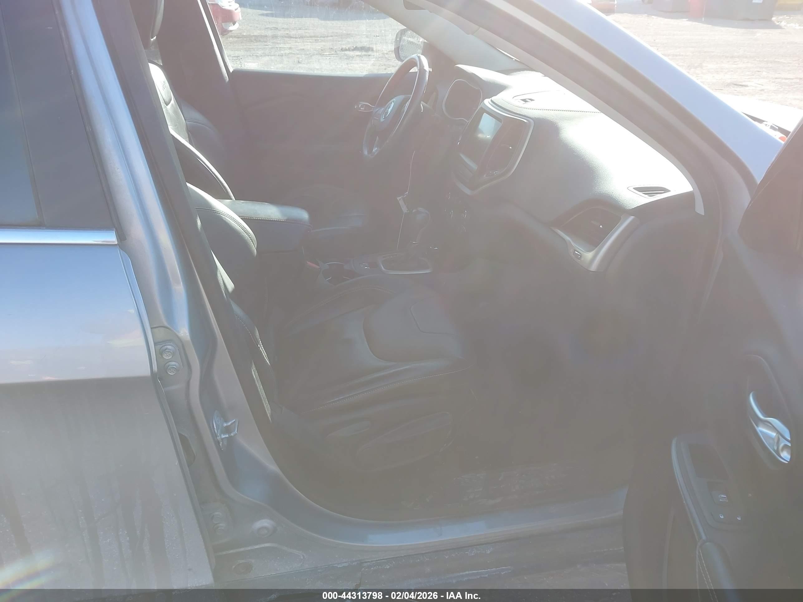 JEEP CHEROKEE image 5