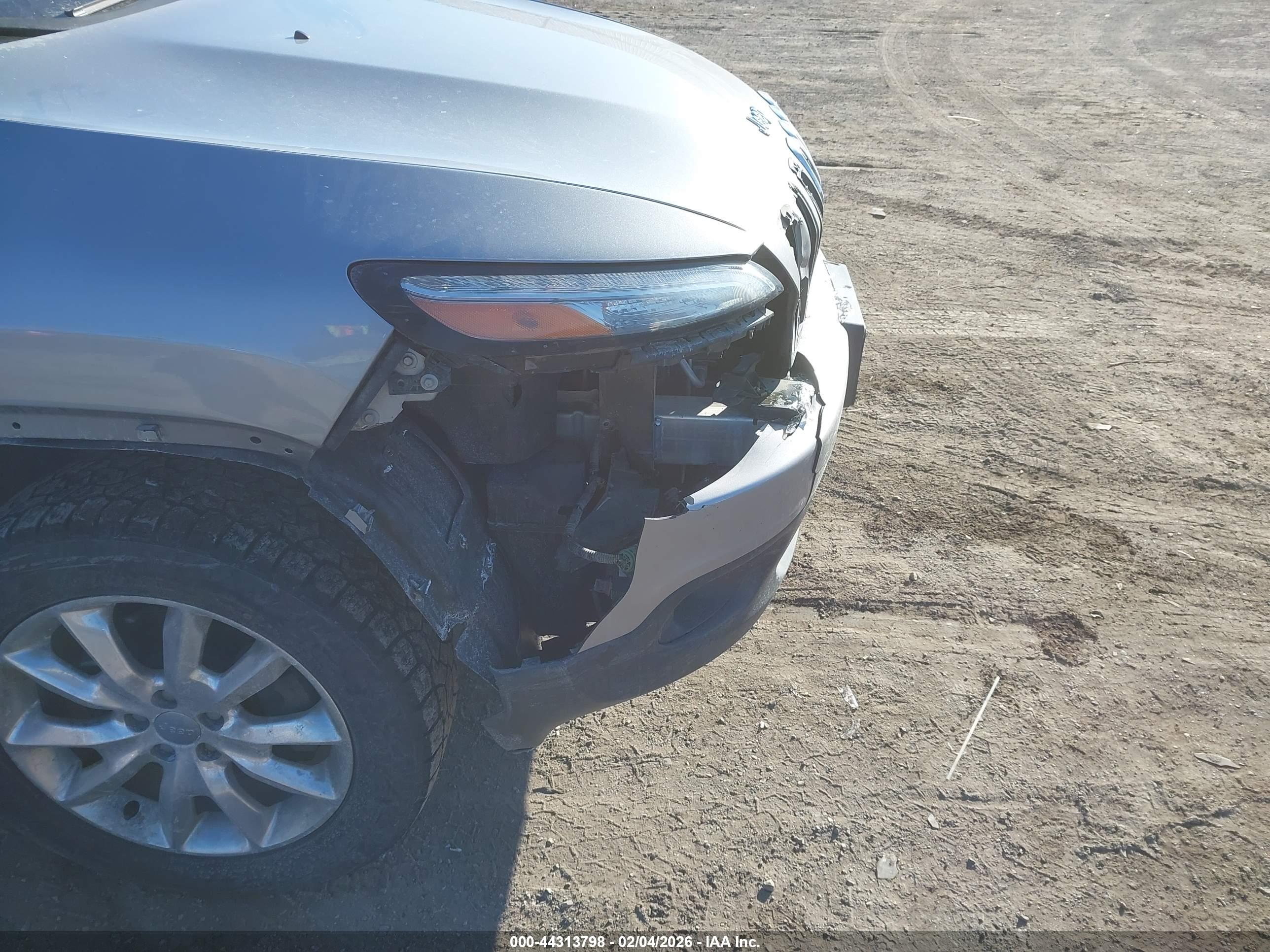 JEEP CHEROKEE image 6