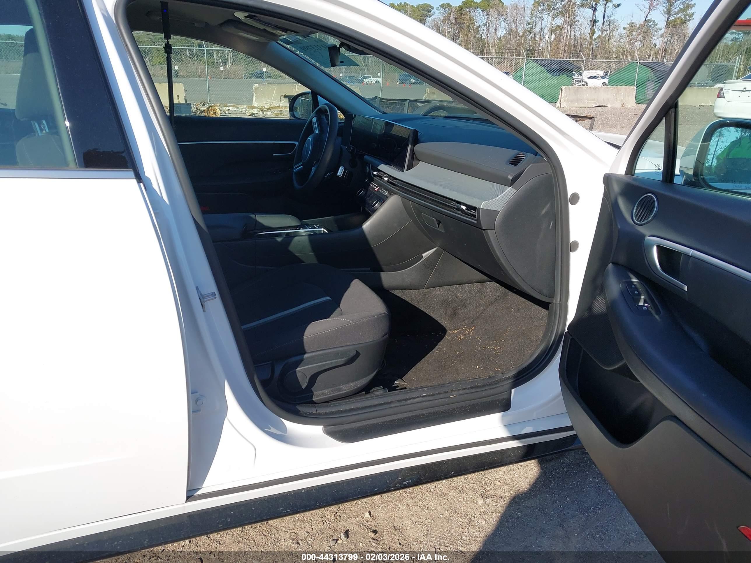 HYUNDAI SONATA image 5