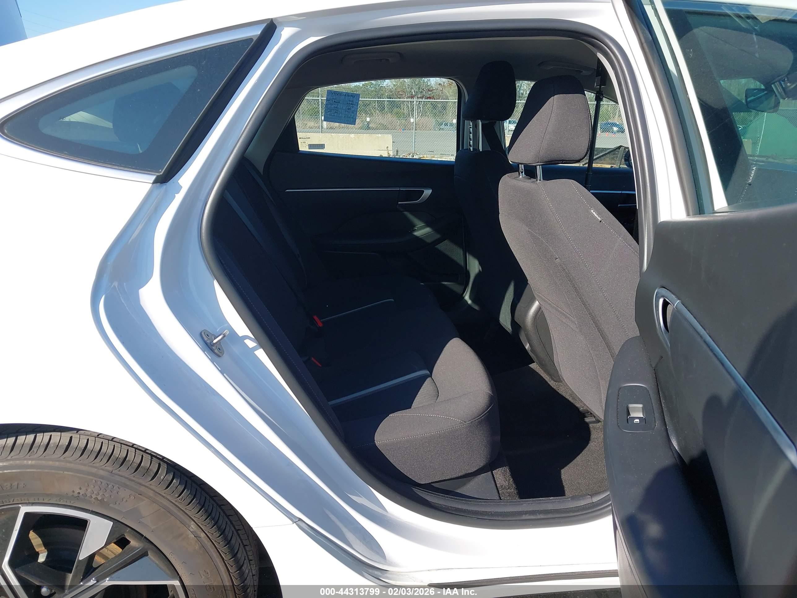 HYUNDAI SONATA image 8