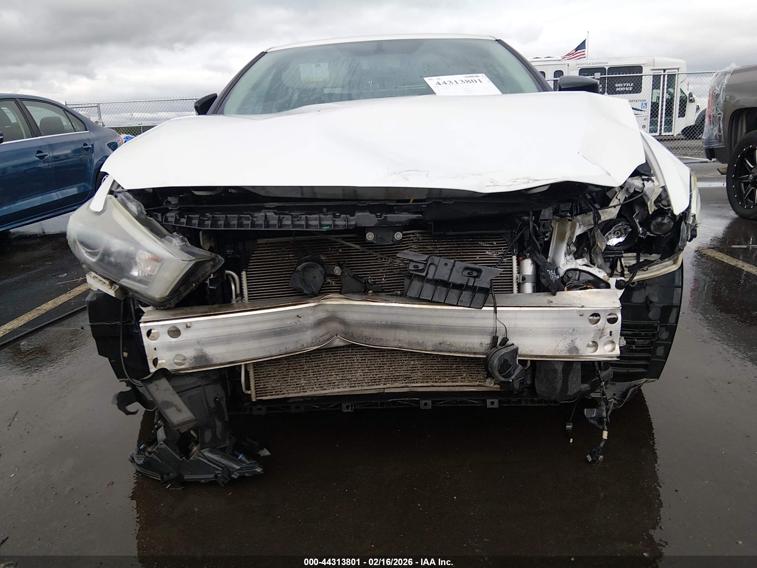 NISSAN MAXIMA image 6
