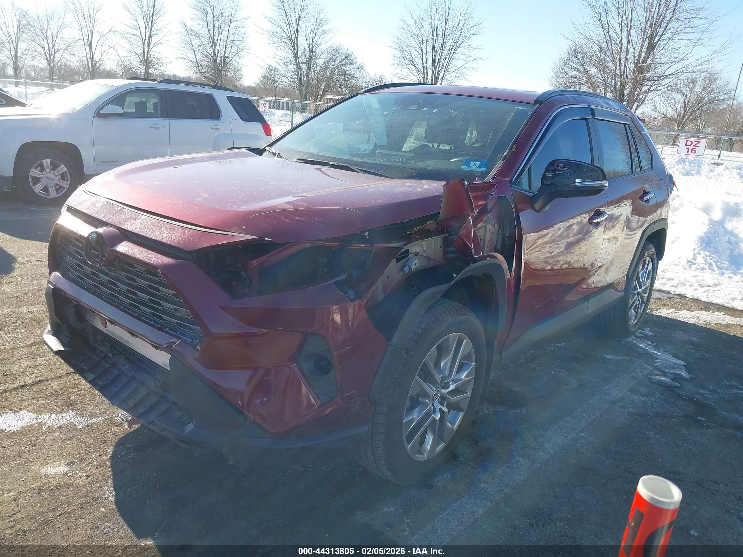 TOYOTA RAV4 image 2