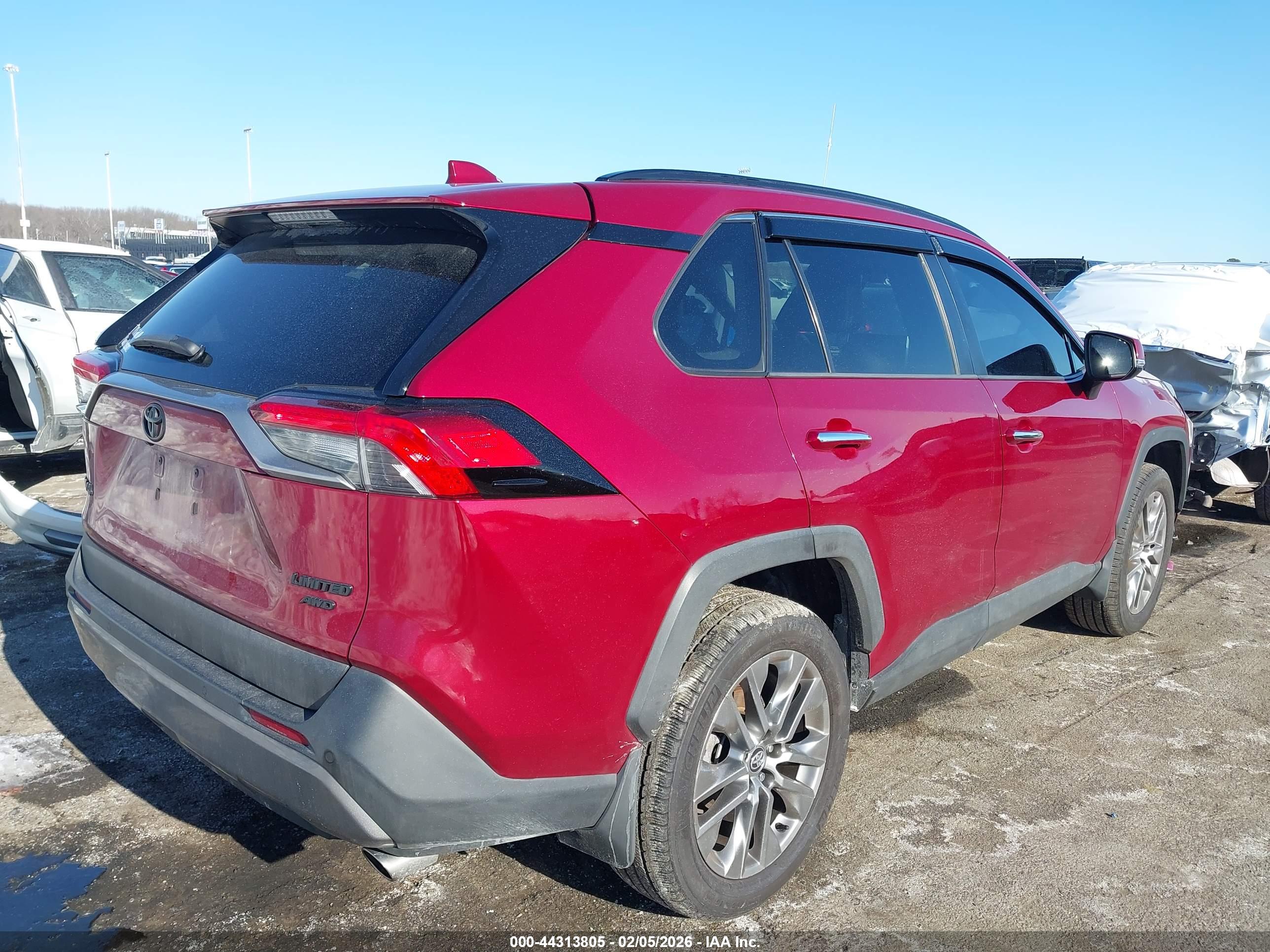 TOYOTA RAV4 image 4