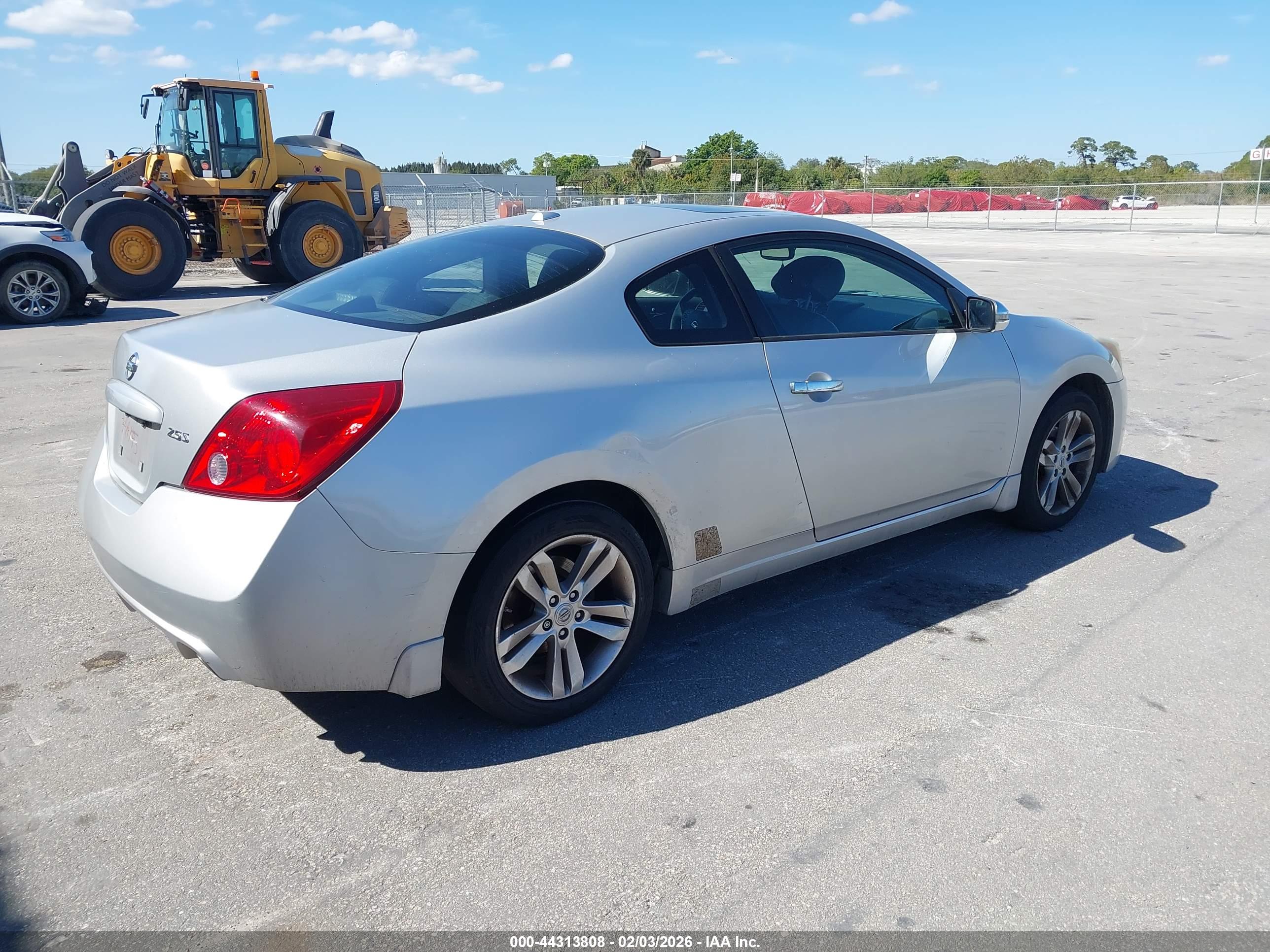 NISSAN ALTIMA image 4