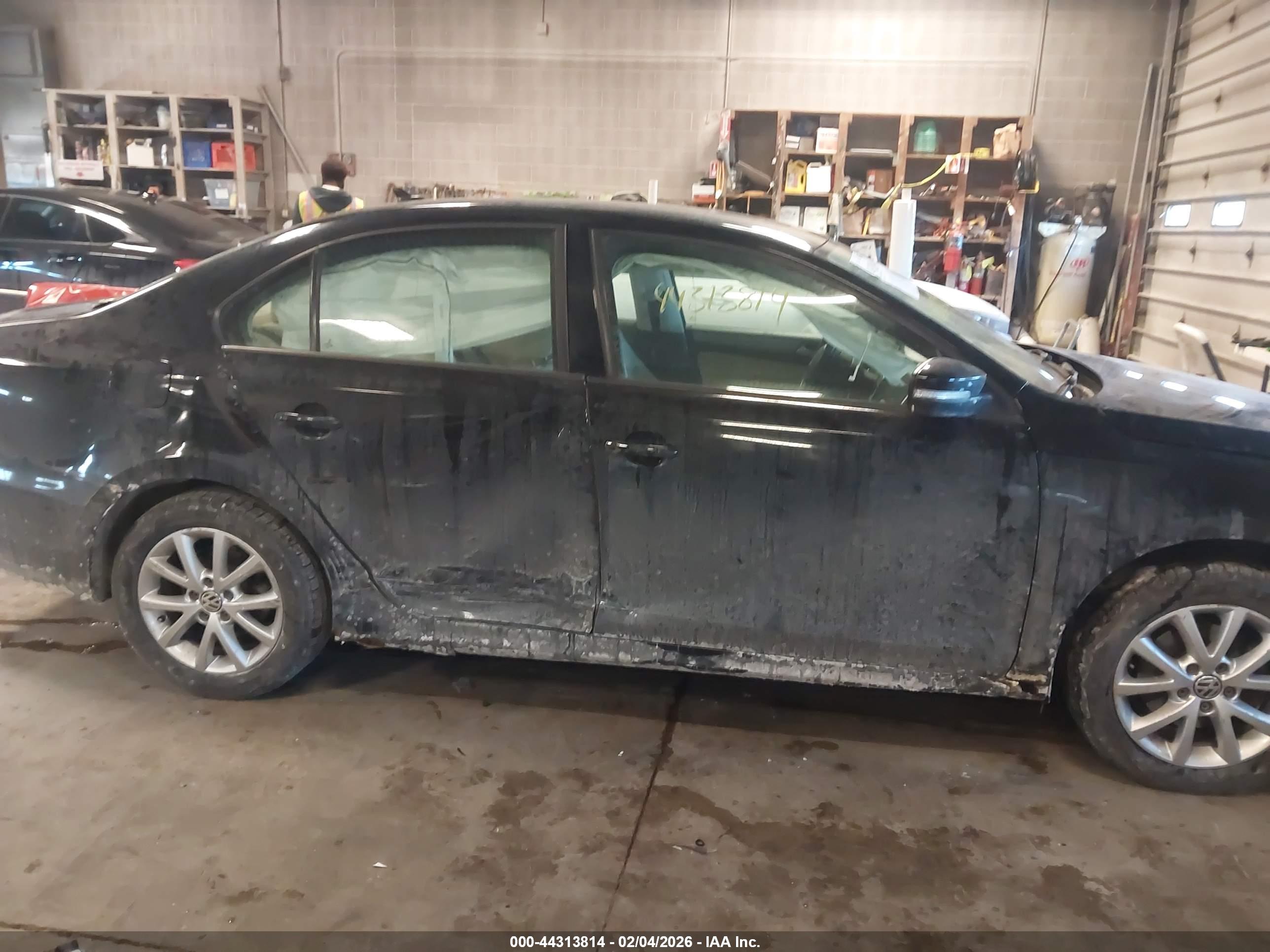 VOLKSWAGEN JETTA image 6