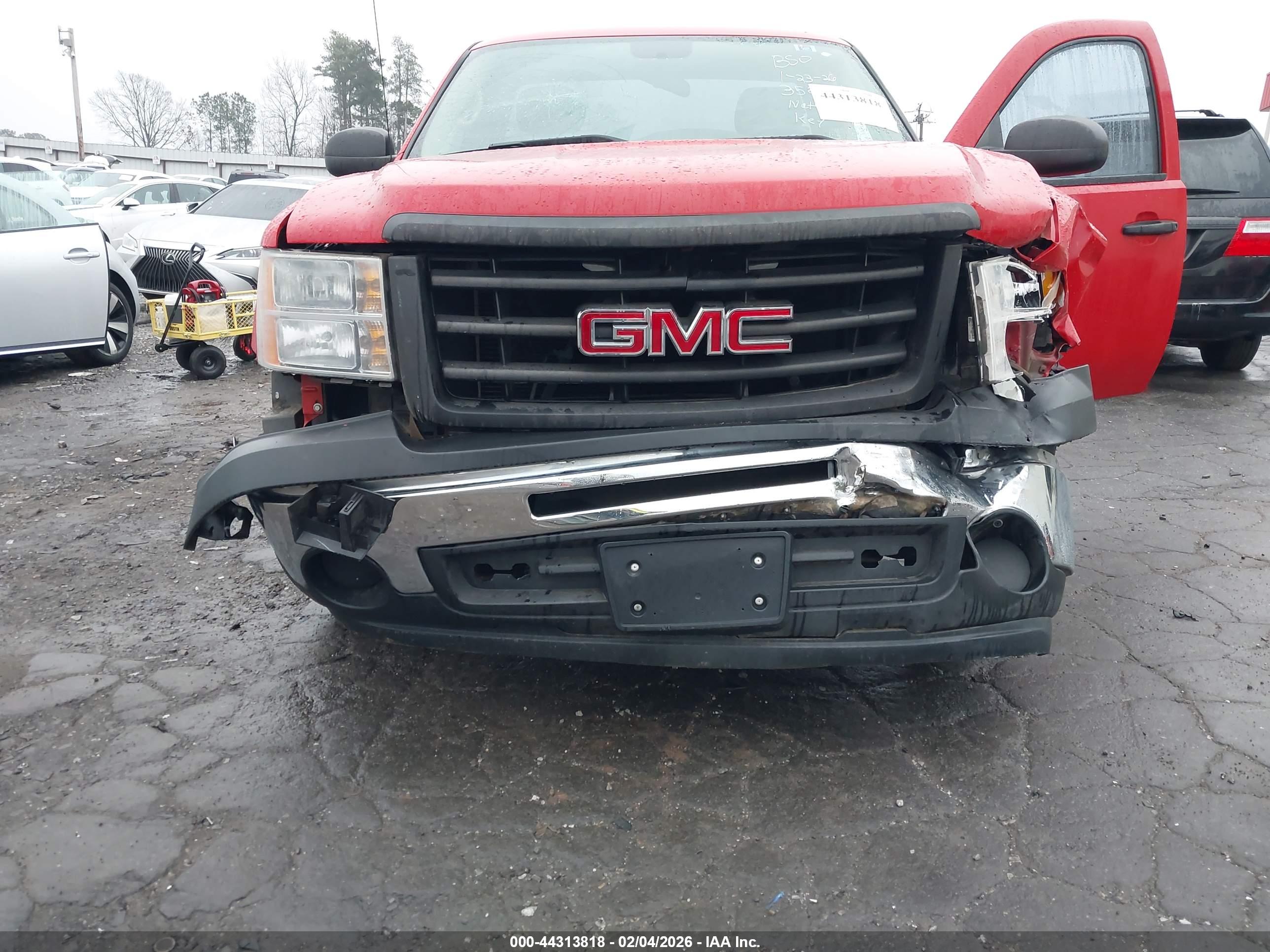 GMC SIERRA image 6