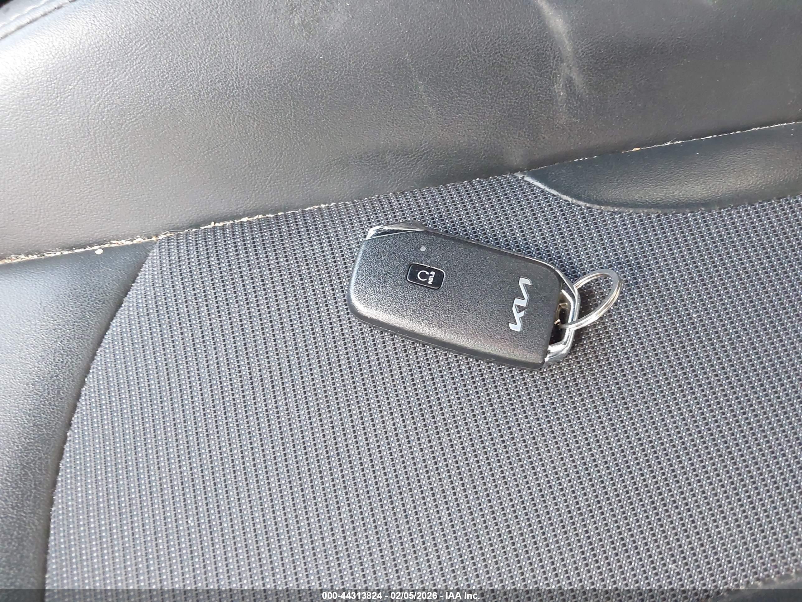 KIA K5 image 11