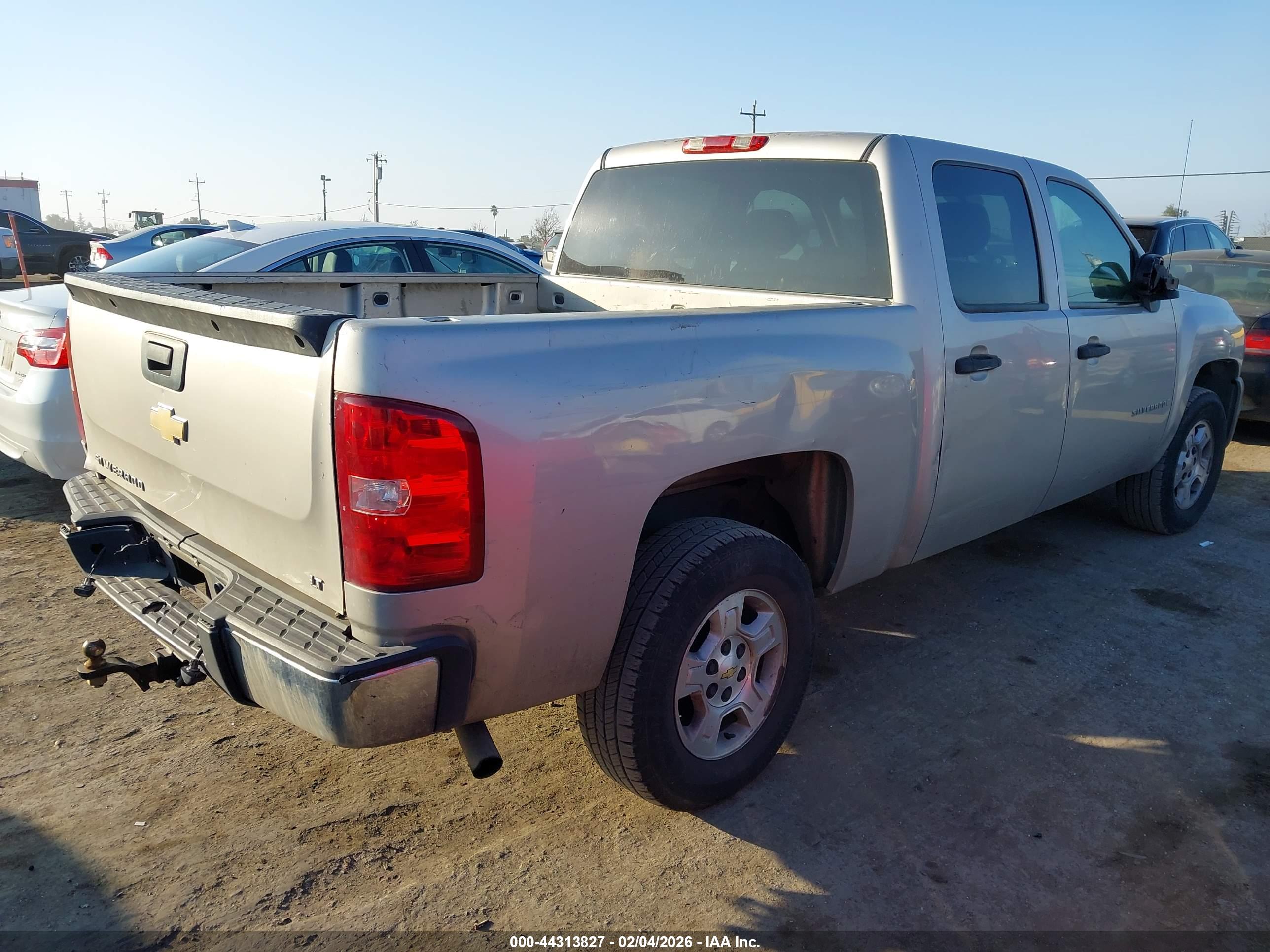 CHEVROLET SILVERADO image 4