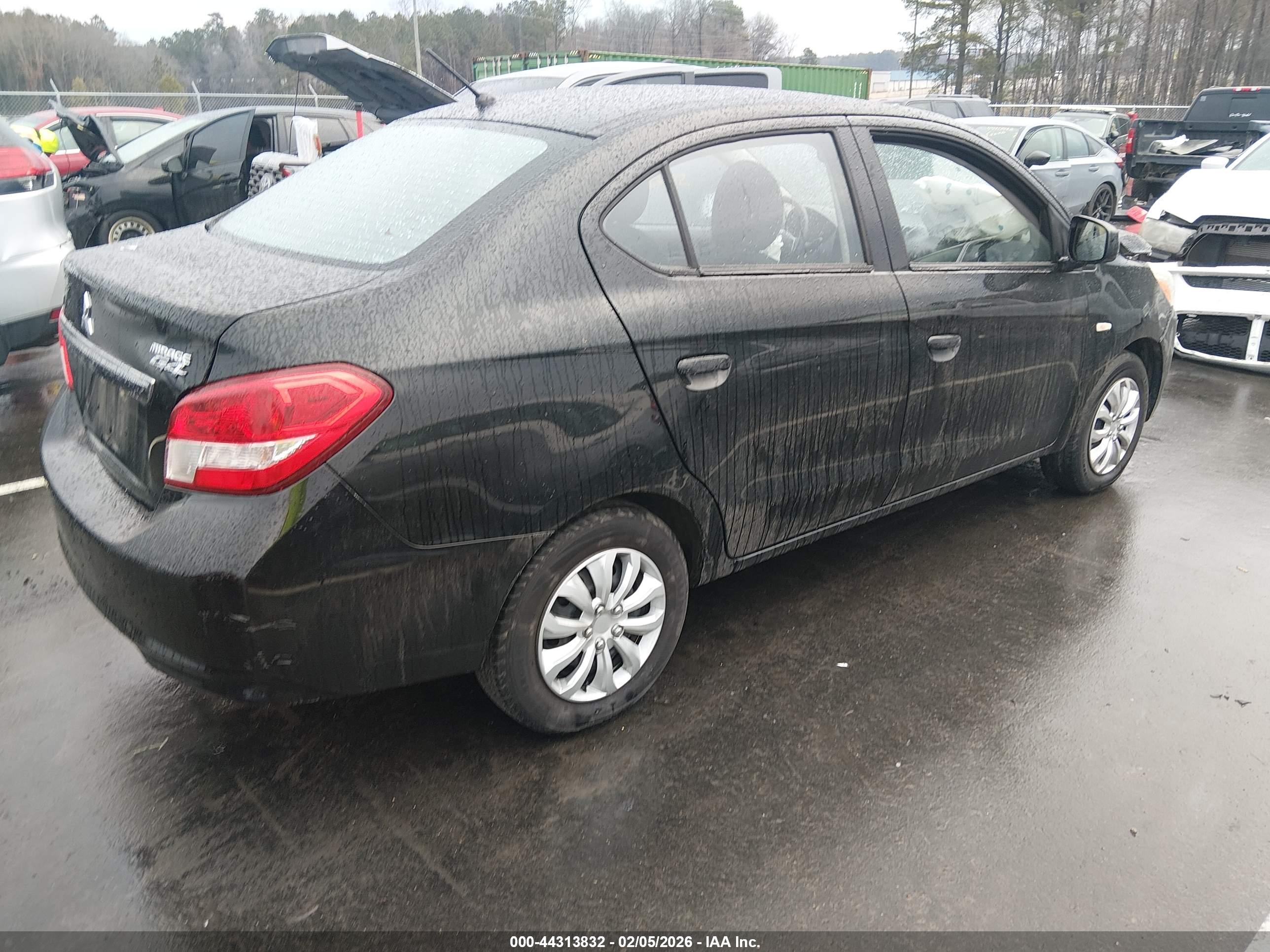 MITSUBISHI MIRAGE image 4
