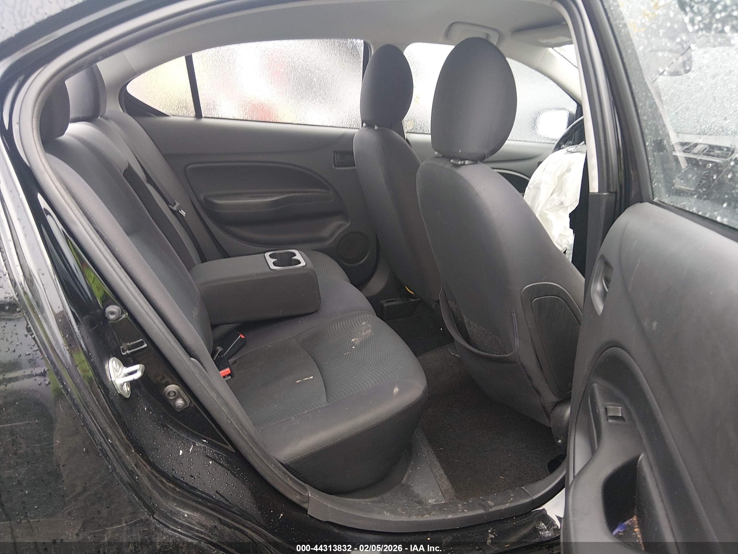 MITSUBISHI MIRAGE image 8