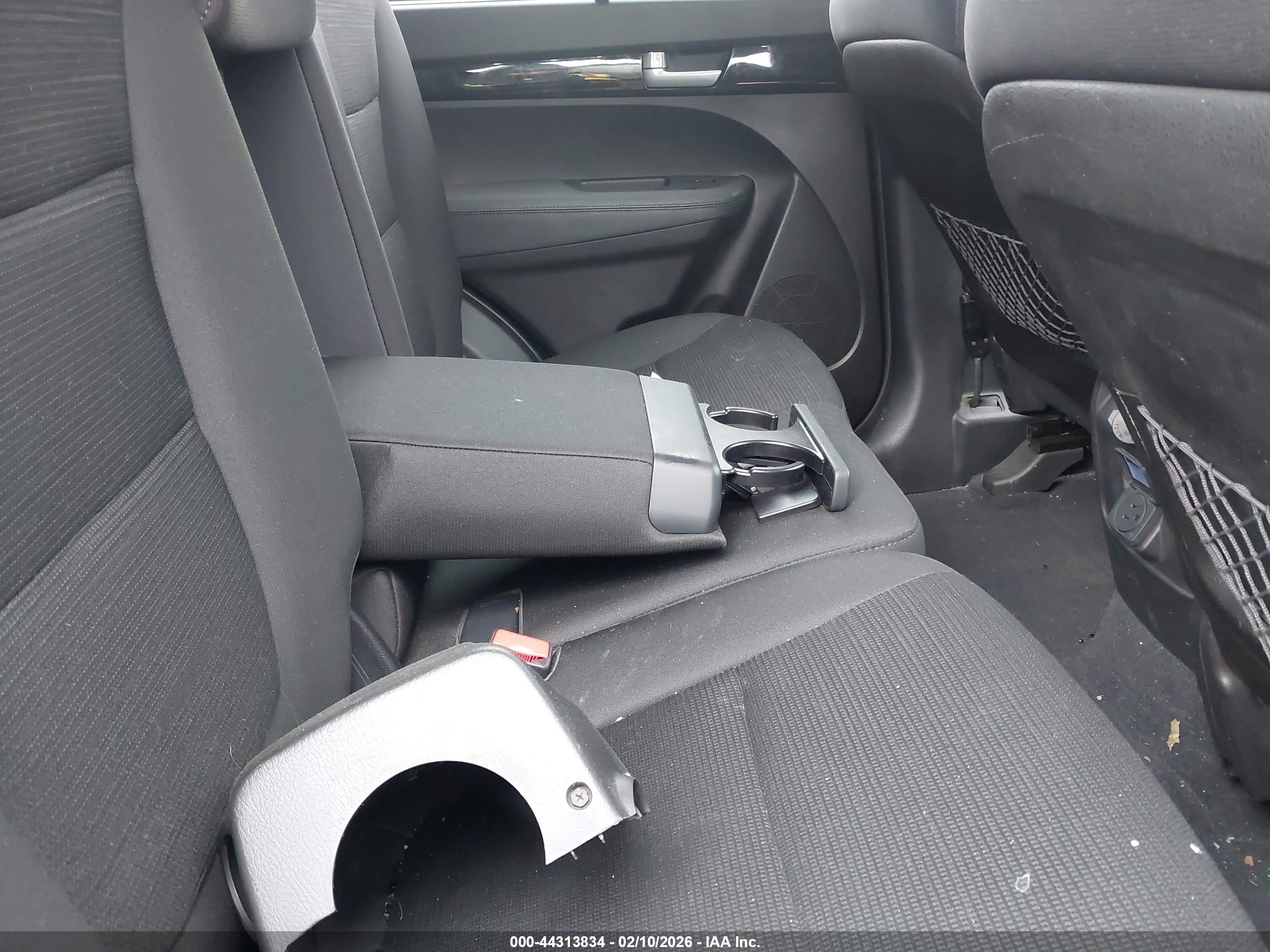 KIA SORENTO image 8
