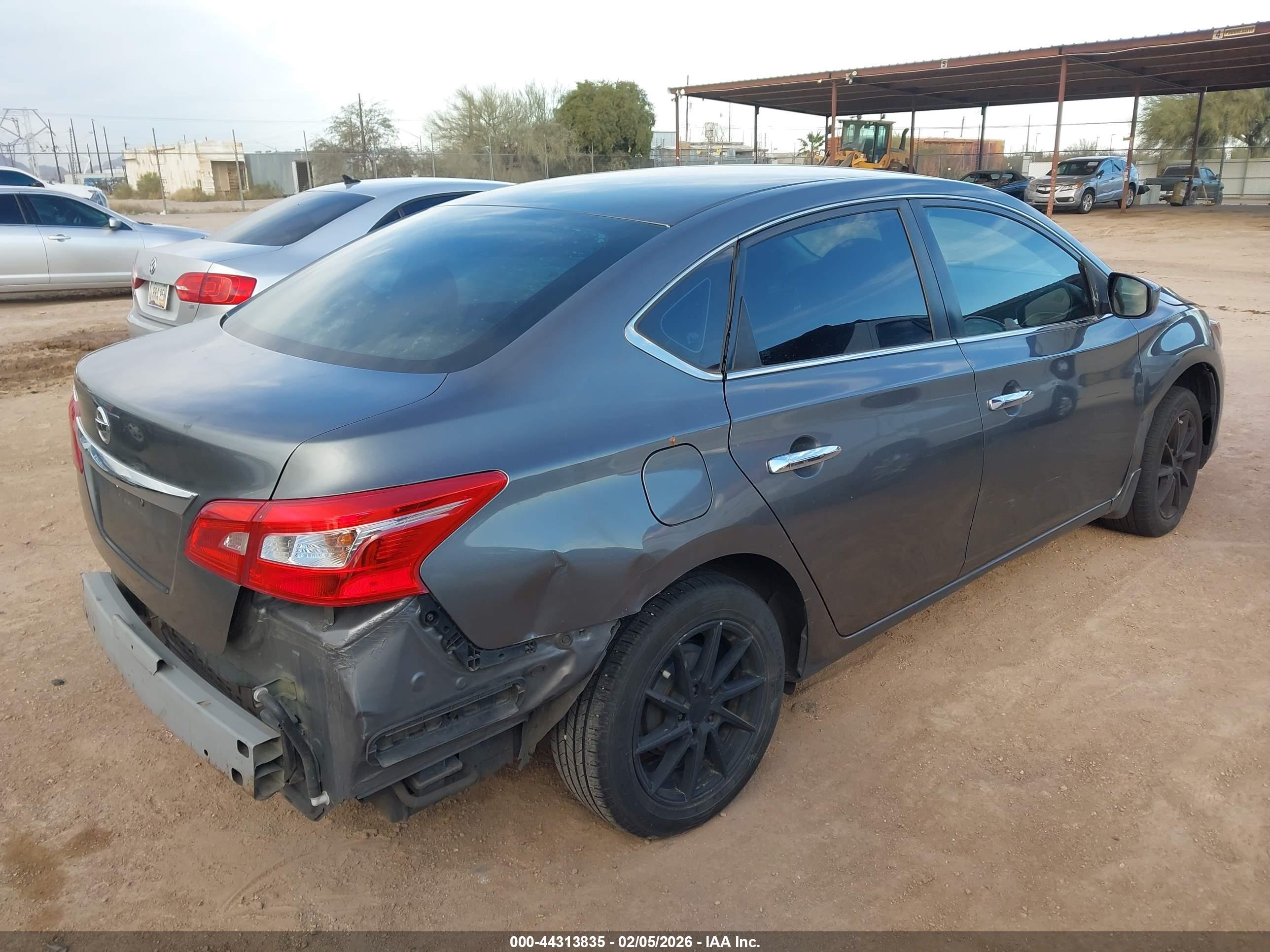 NISSAN SENTRA image 4