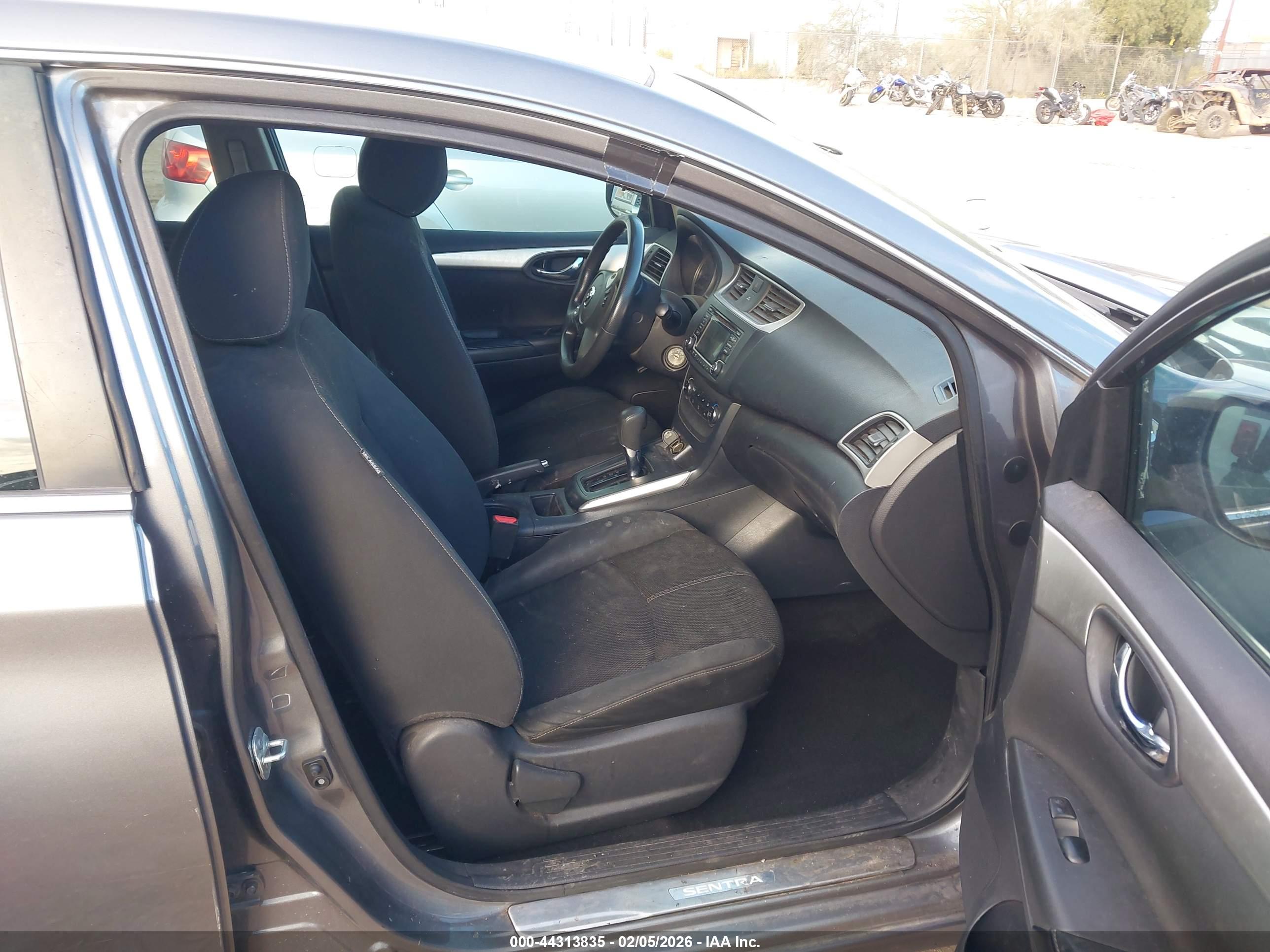 NISSAN SENTRA image 5