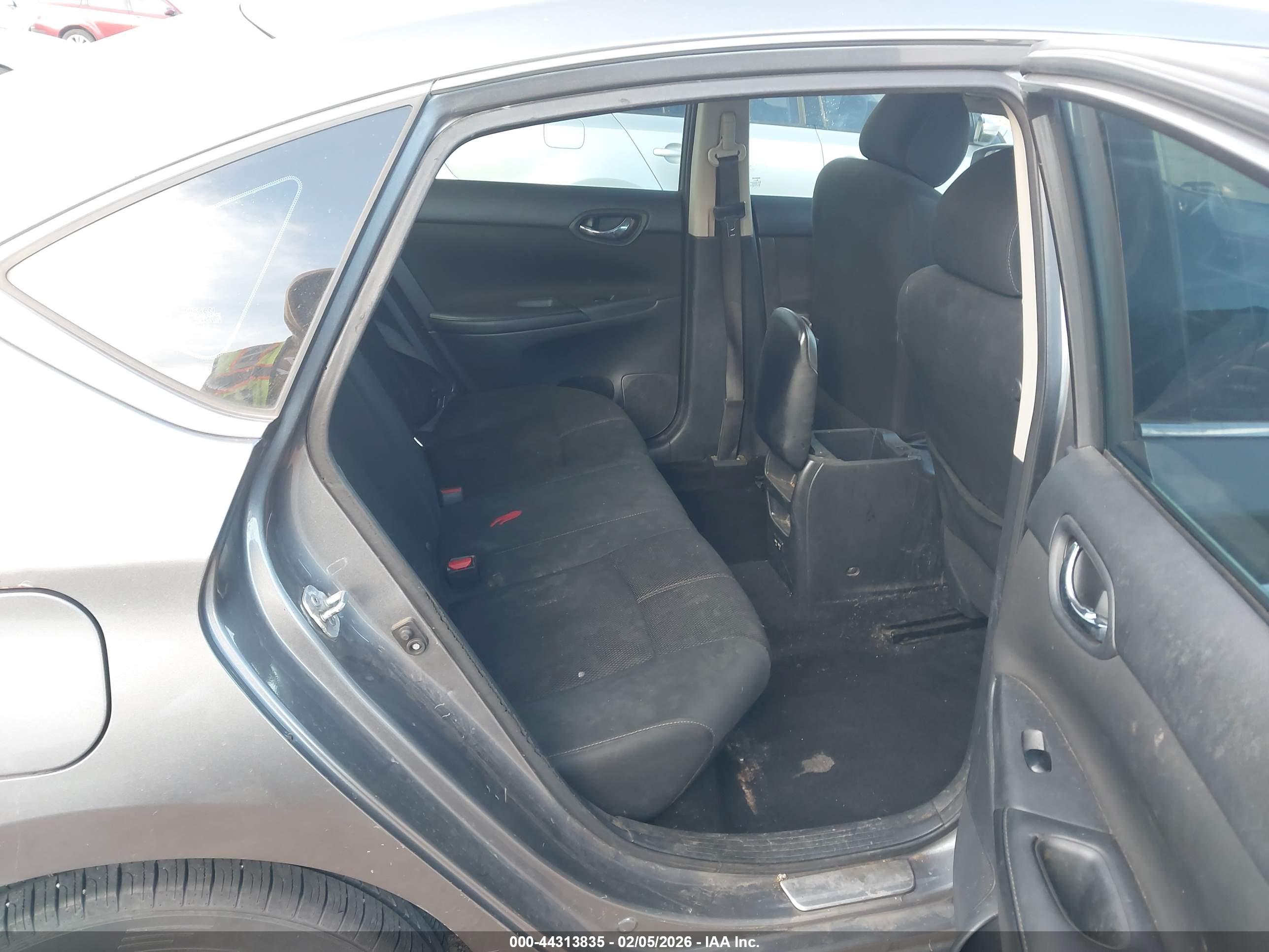 NISSAN SENTRA image 8