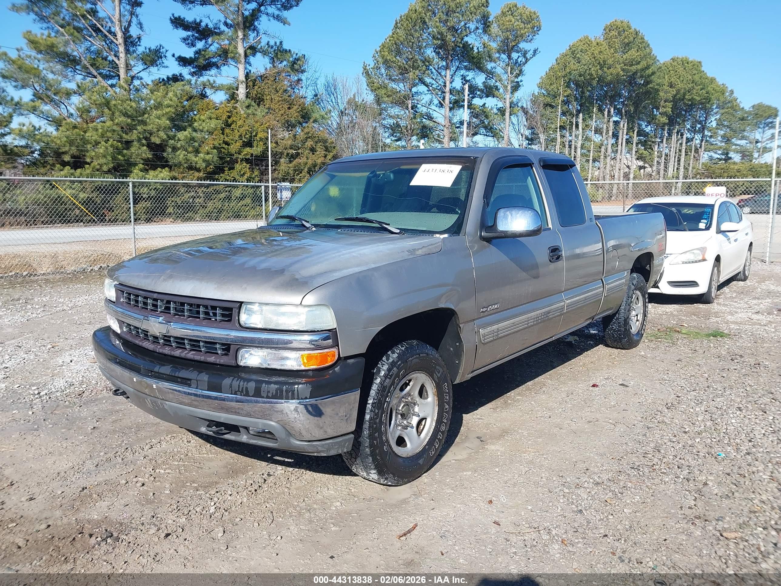 CHEVROLET SILVERADO image 6