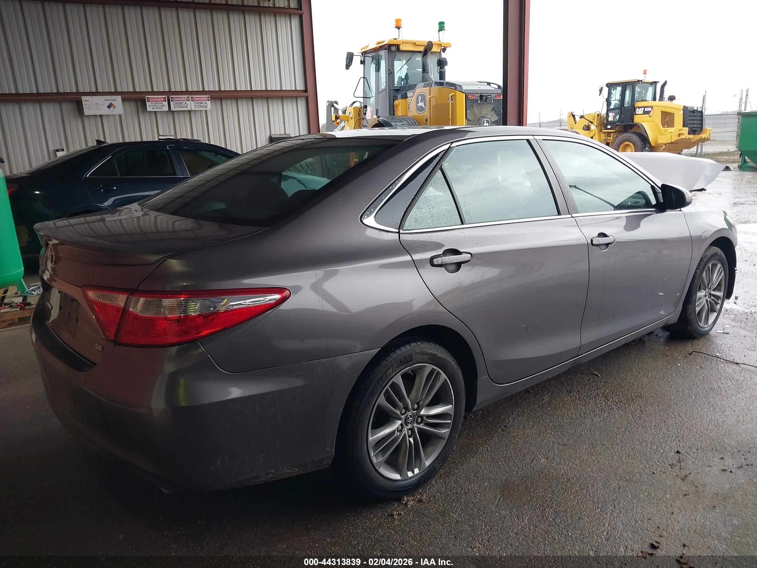 TOYOTA CAMRY image 4