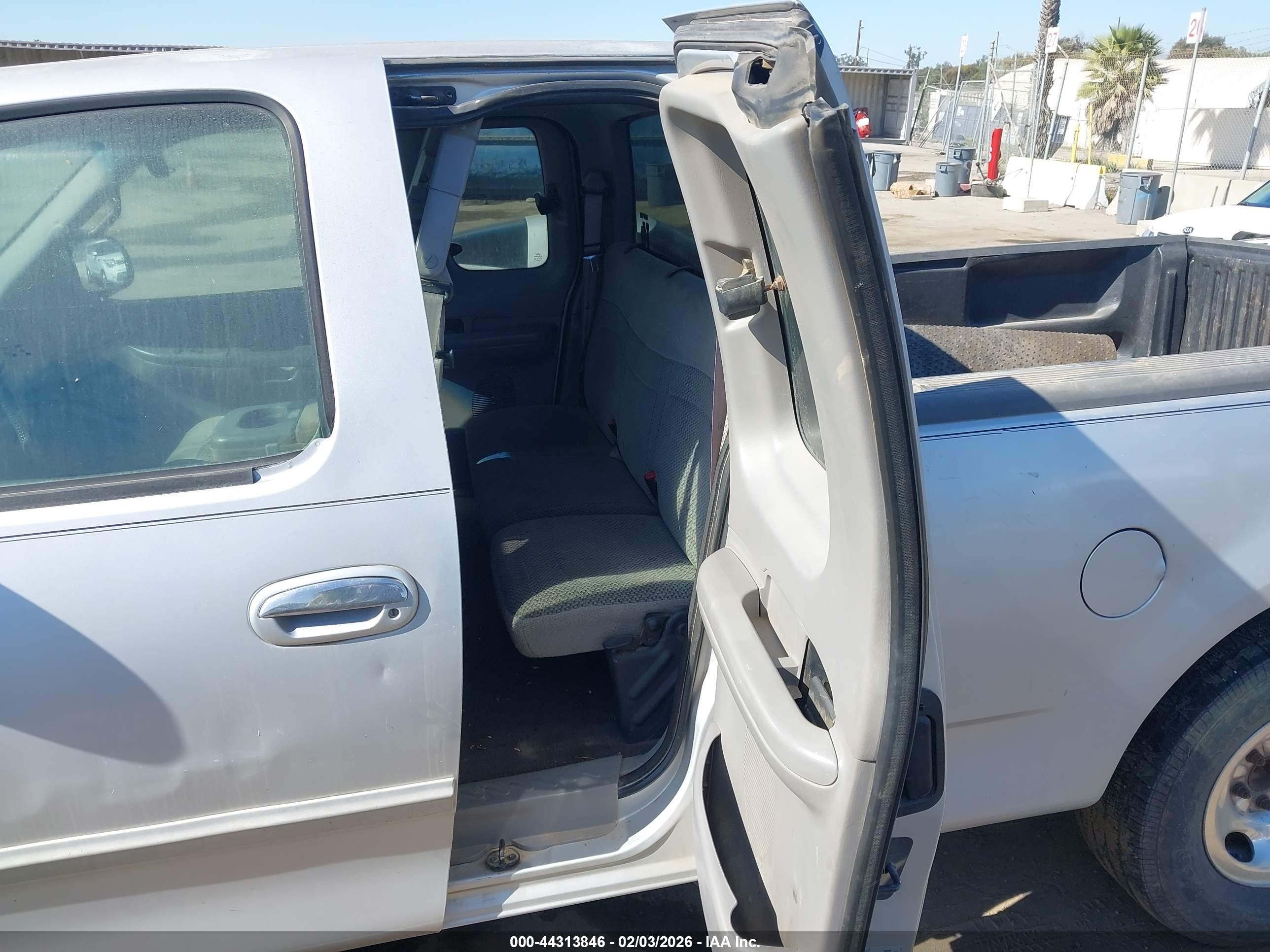 FORD F-150 image 8