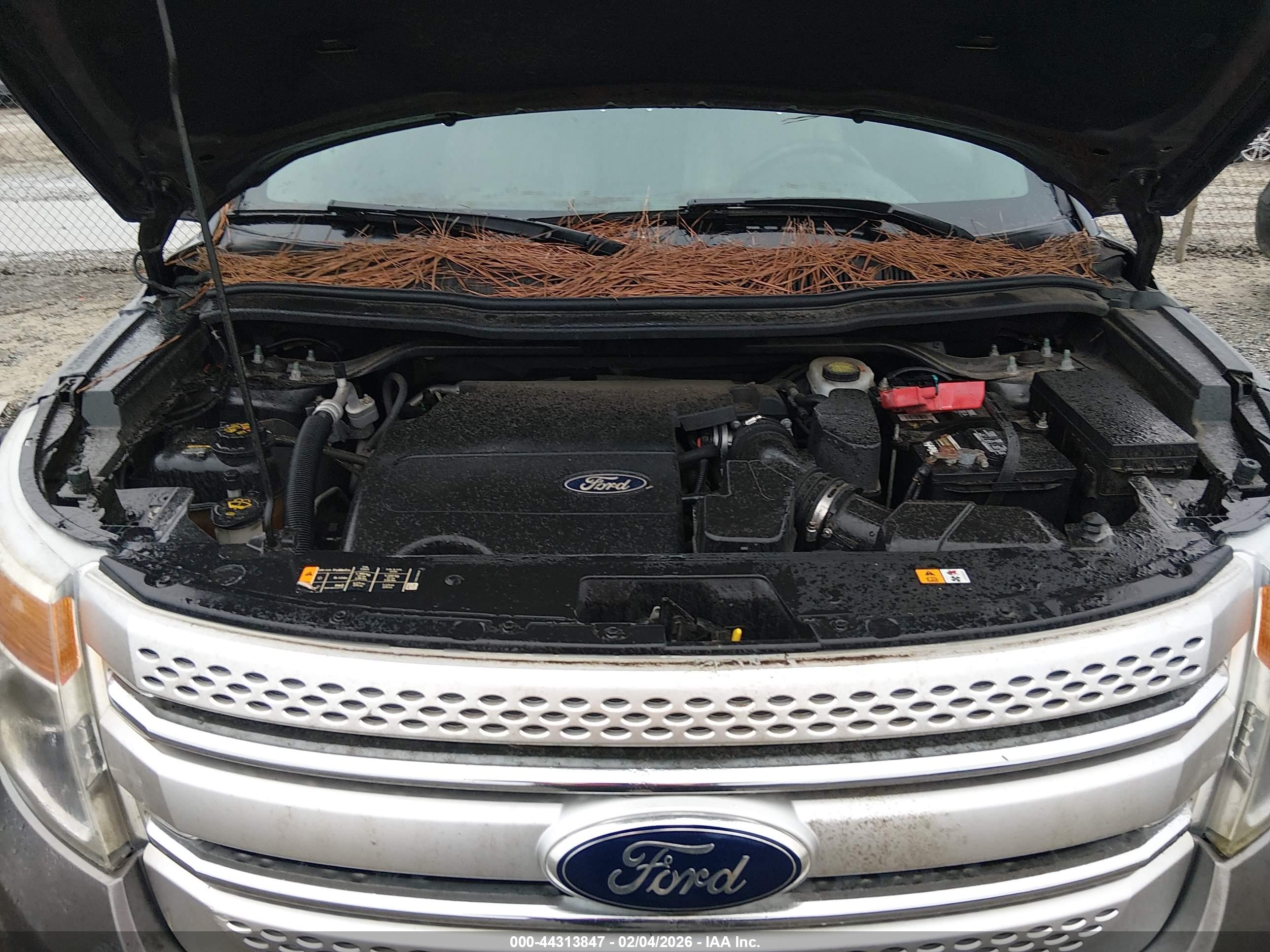 FORD EXPLORER image 10