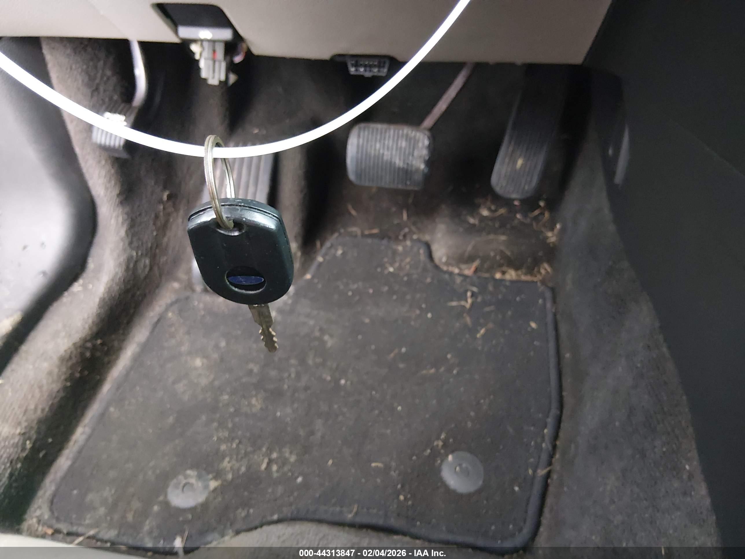 FORD EXPLORER image 11