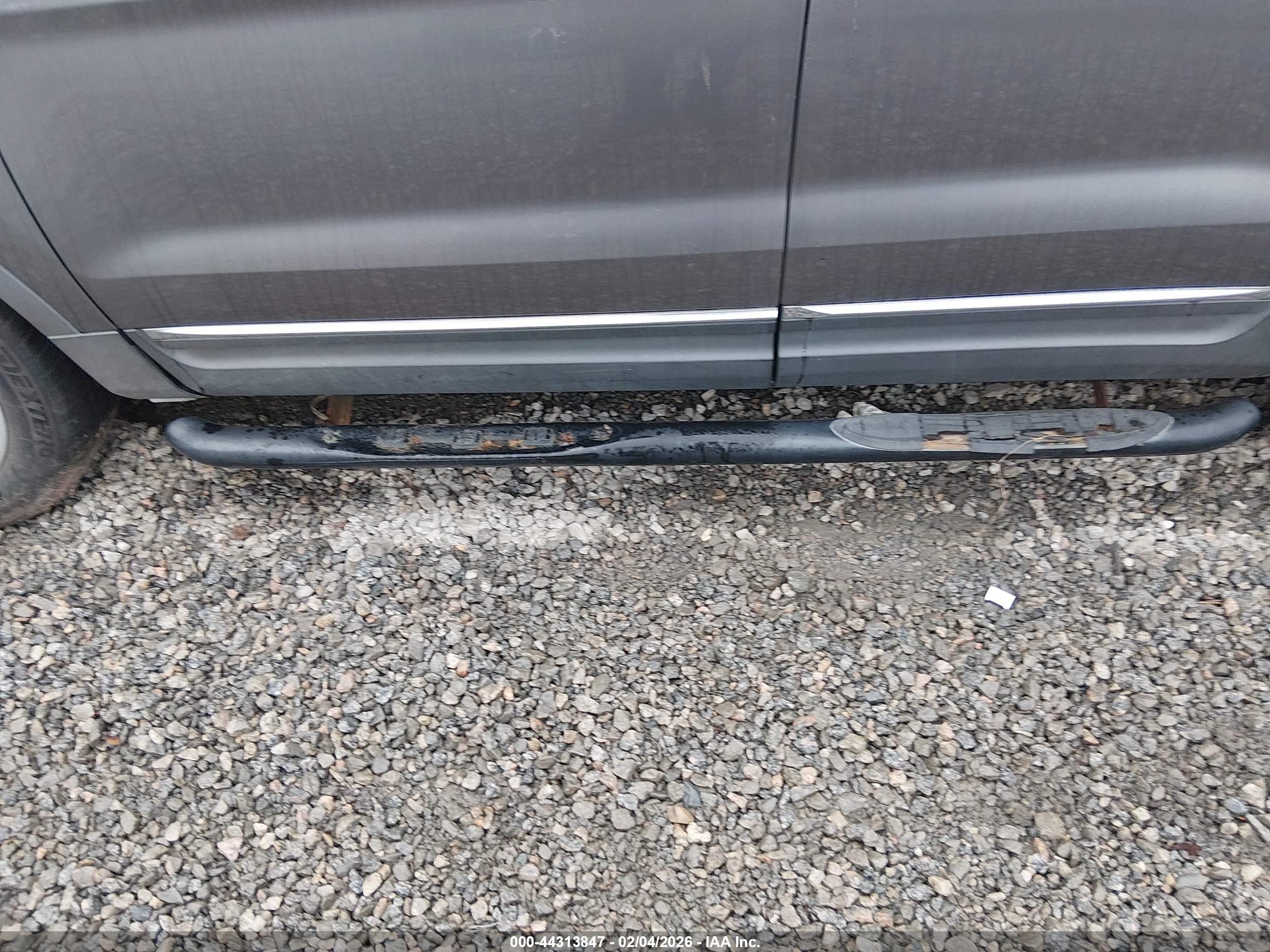 FORD EXPLORER image 6