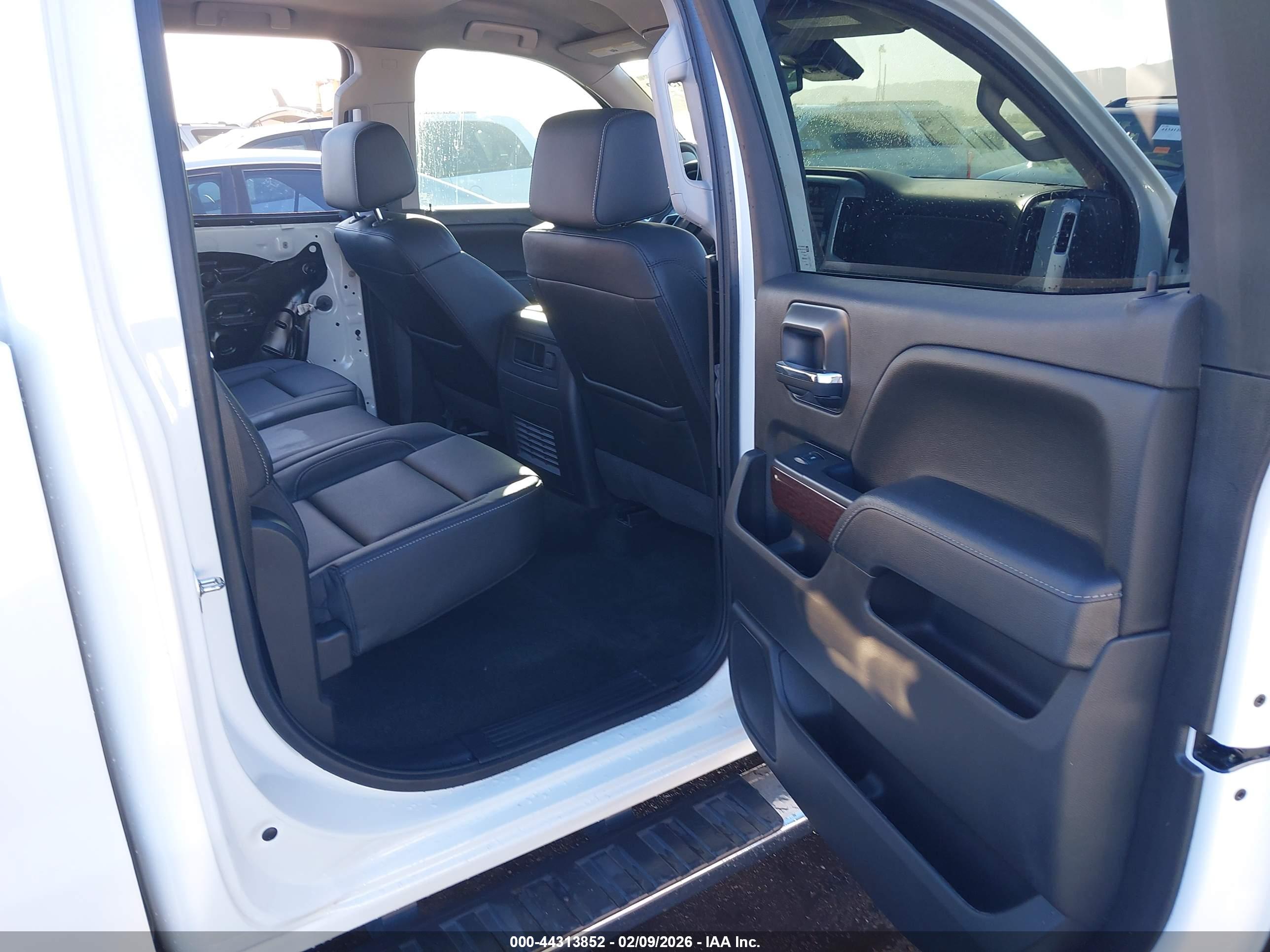 GMC SIERRA image 8