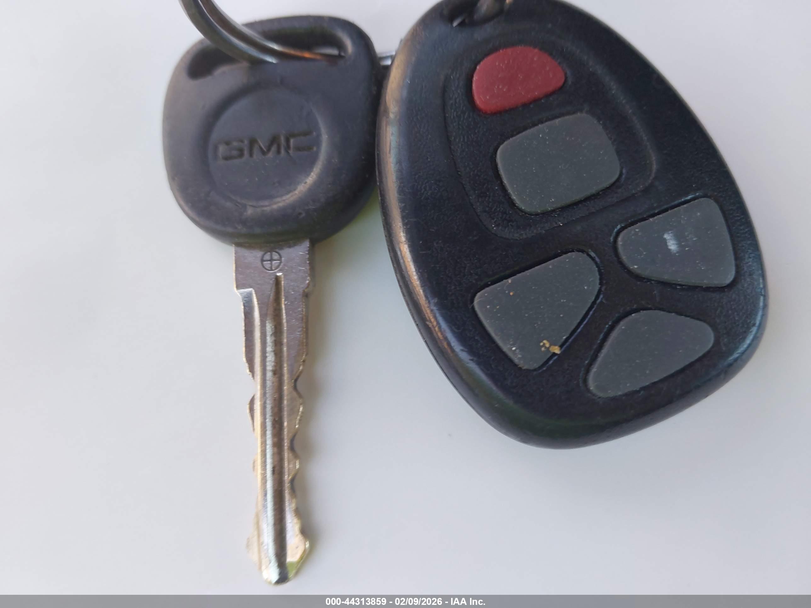 GMC YUKON image 11