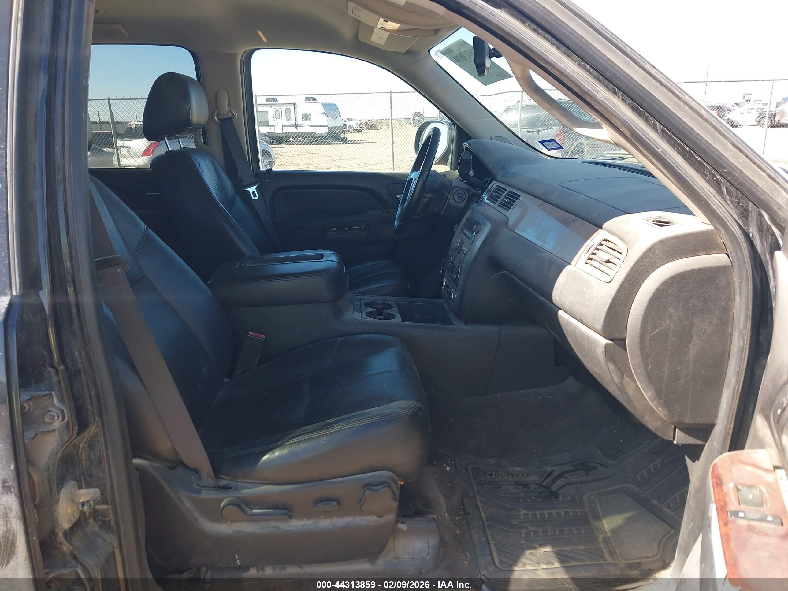 GMC YUKON image 5