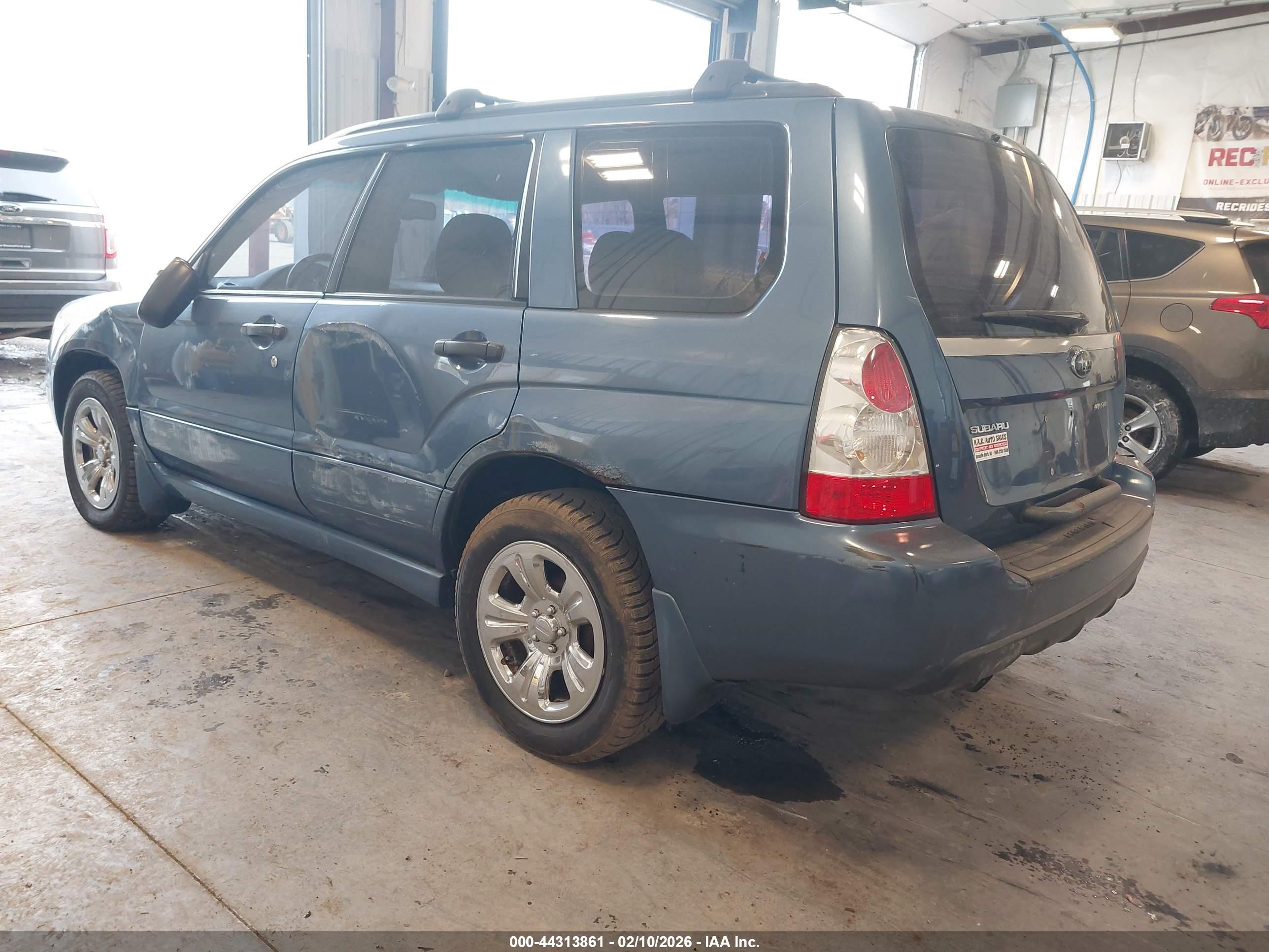 SUBARU FORESTER image 3