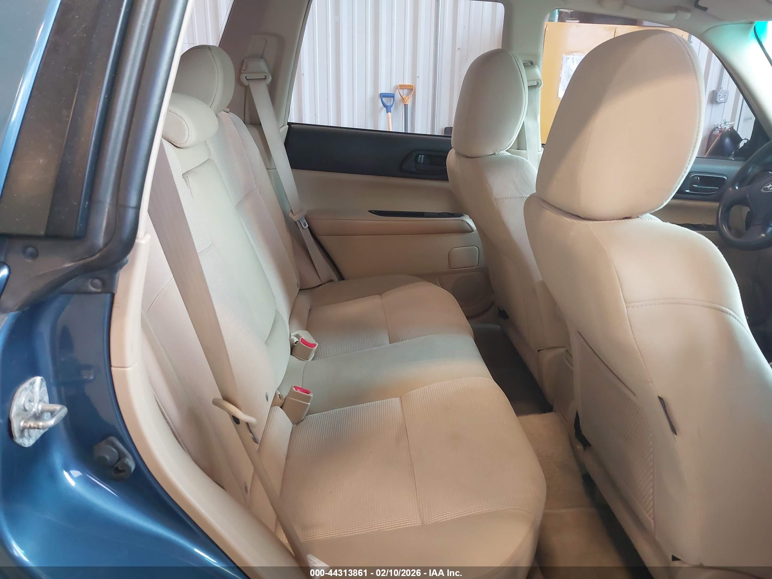 SUBARU FORESTER image 8