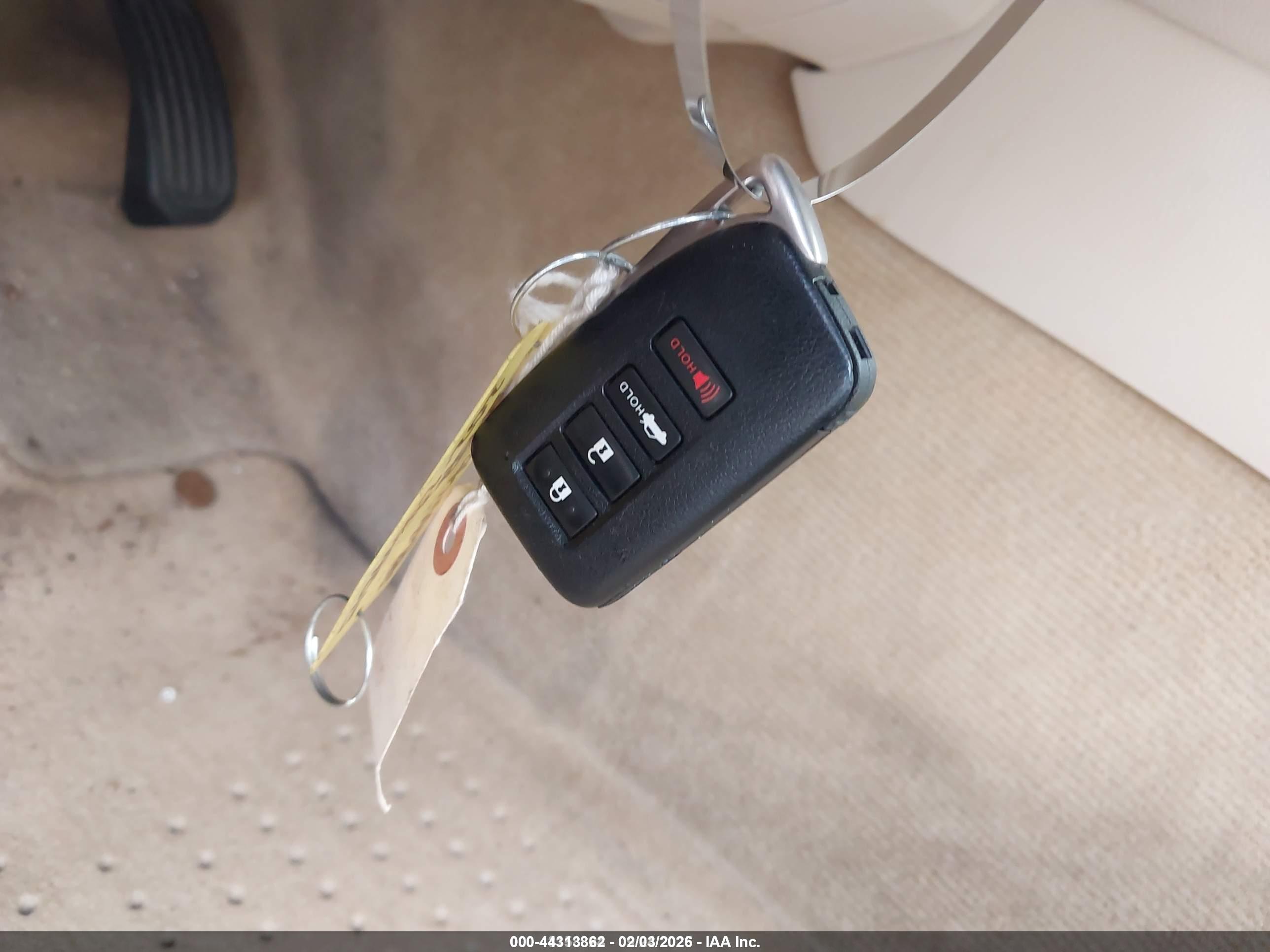 LEXUS ES image 11