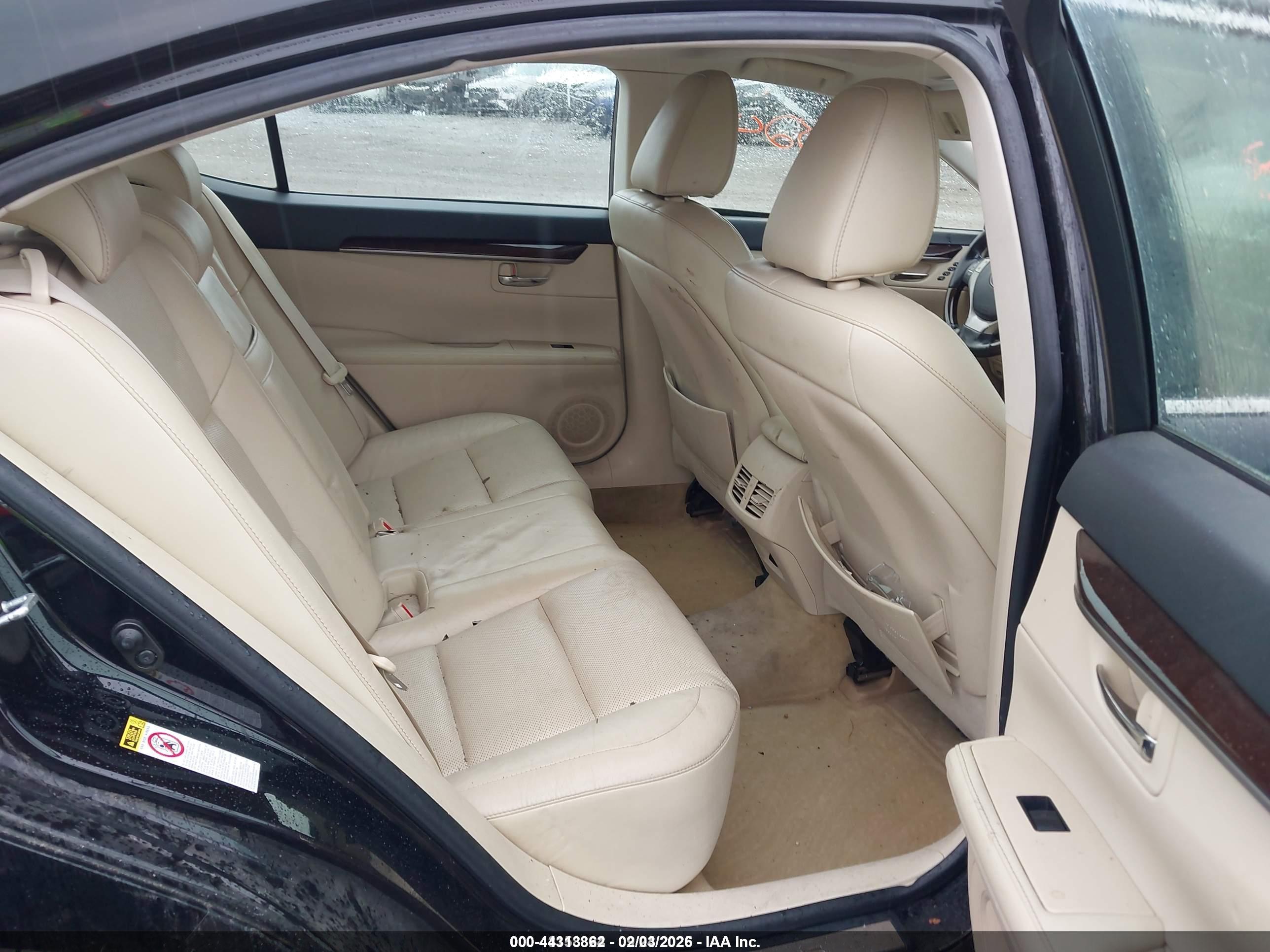 LEXUS ES image 8
