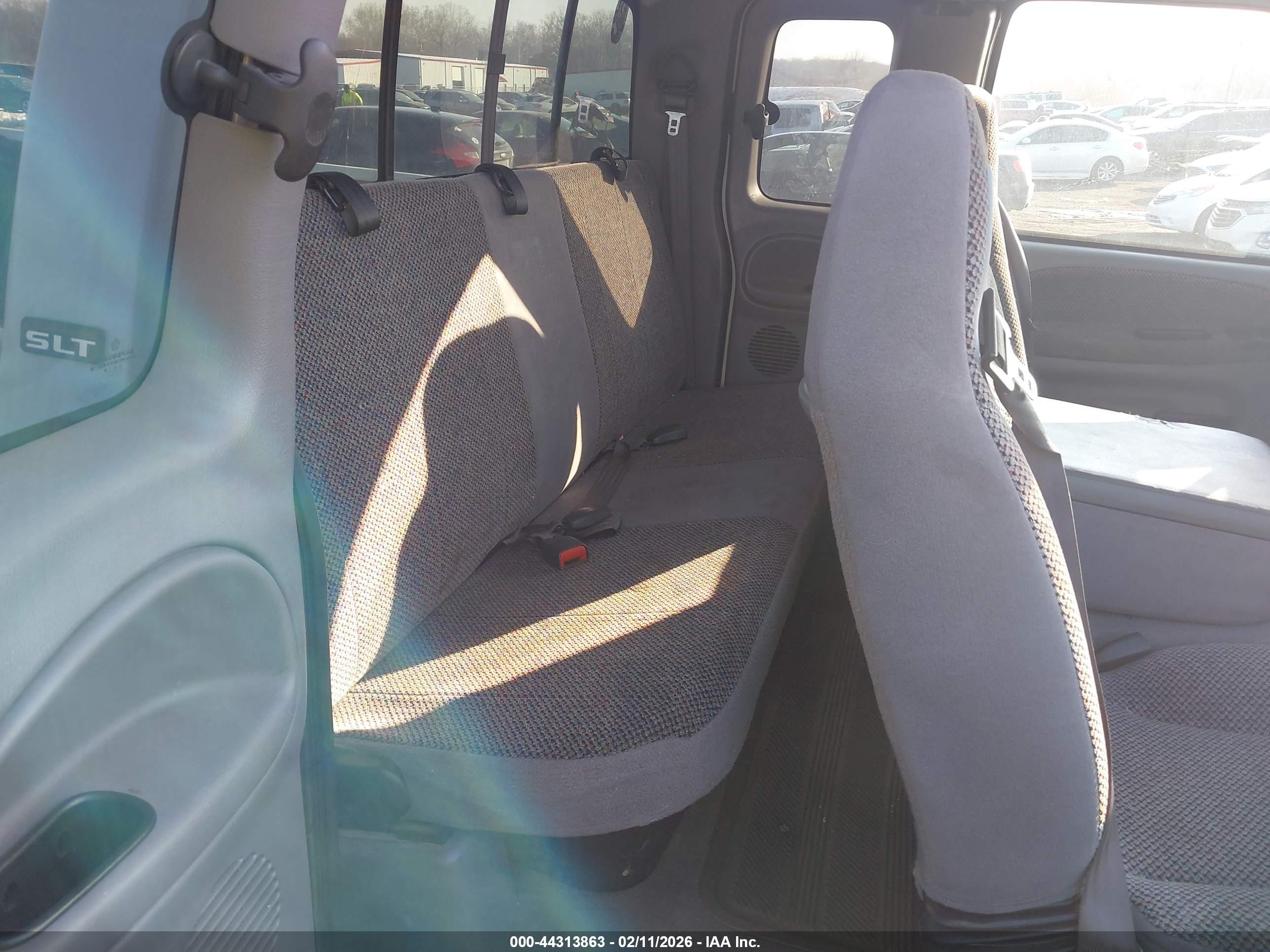 DODGE RAM image 8
