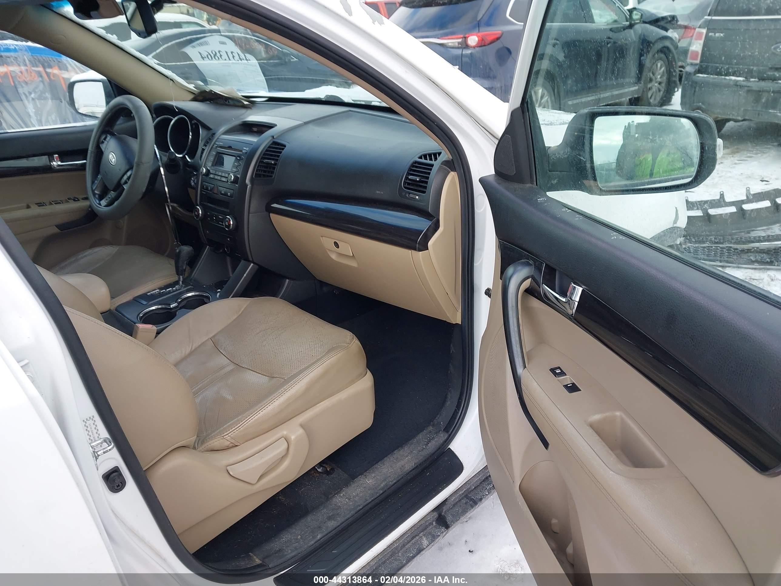 KIA SORENTO image 5