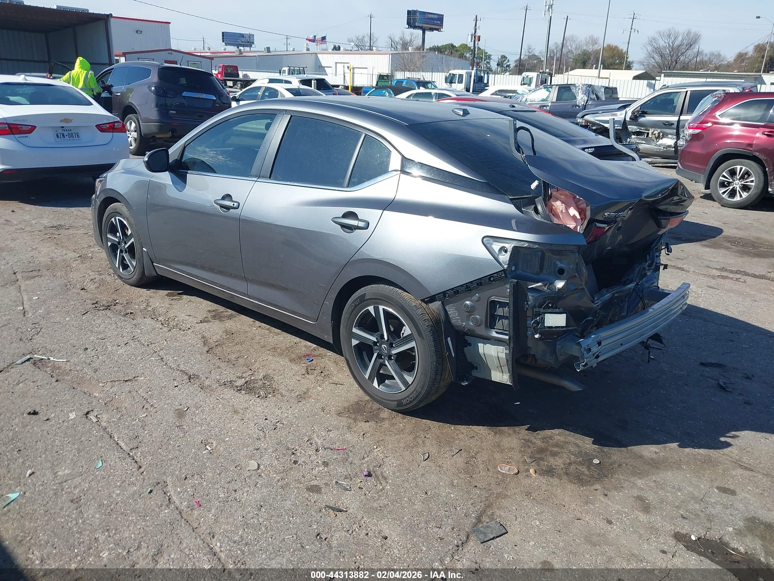 NISSAN SENTRA image 3