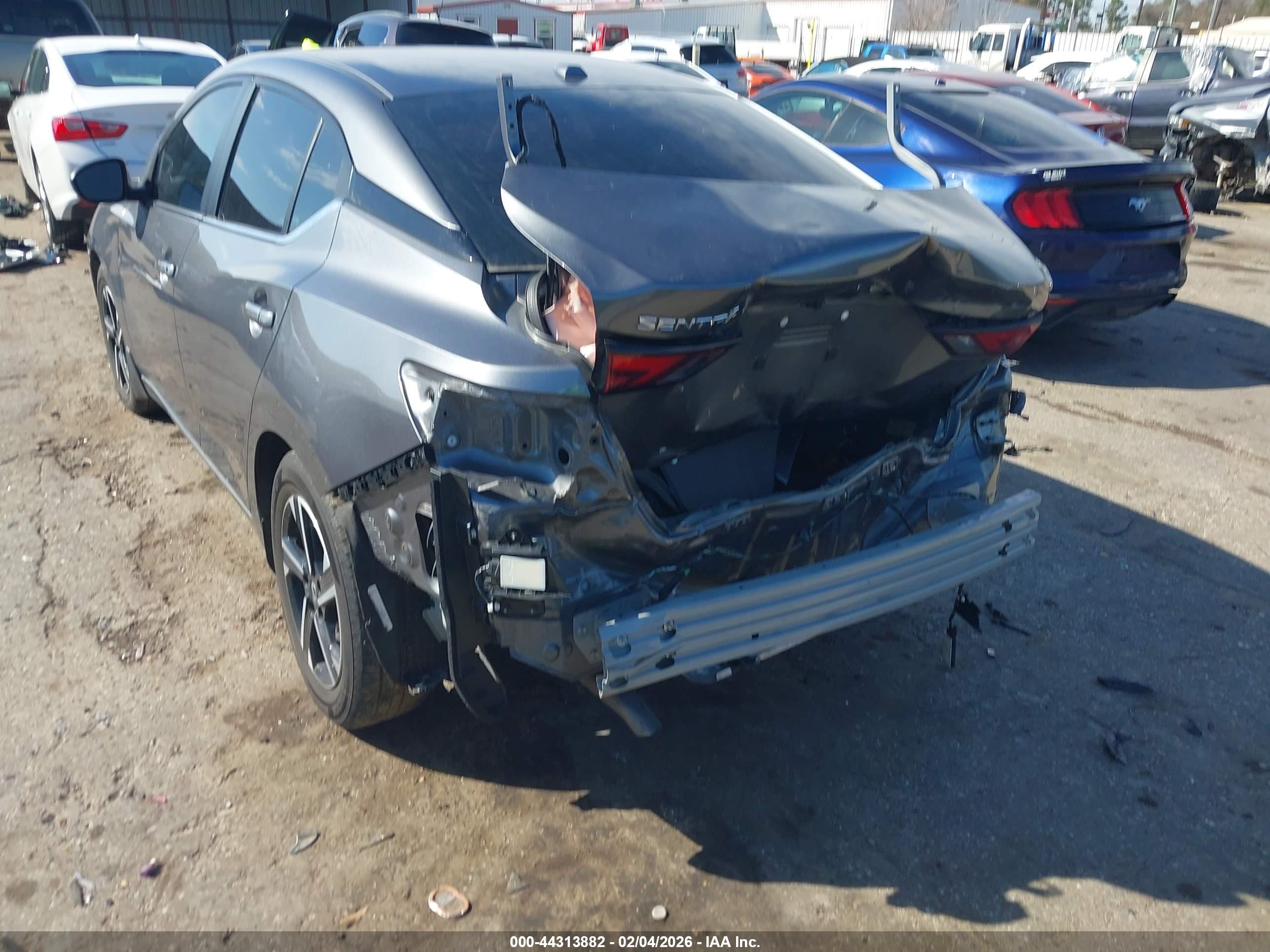 NISSAN SENTRA image 6
