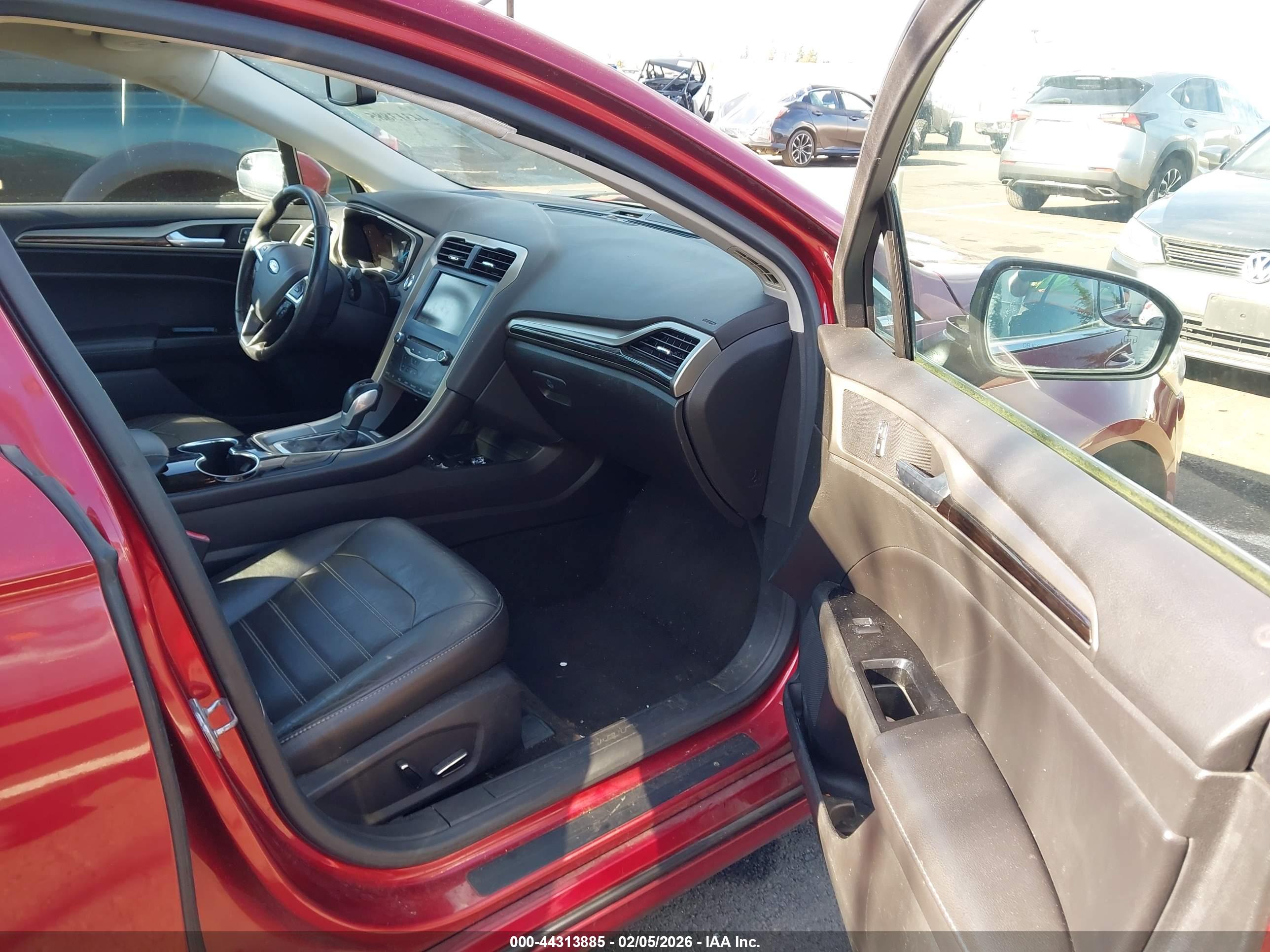 FORD FUSION image 5