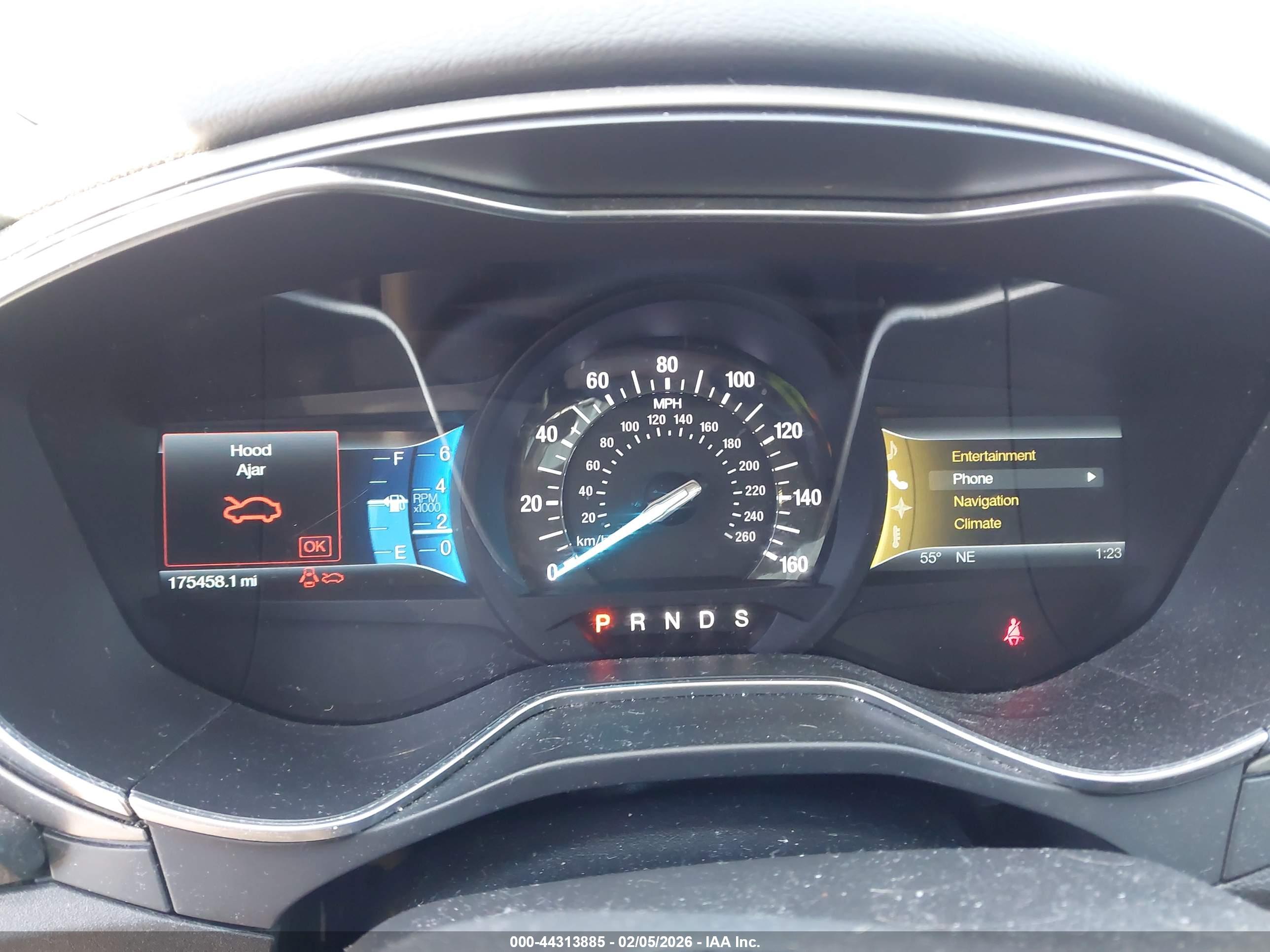 FORD FUSION image 7