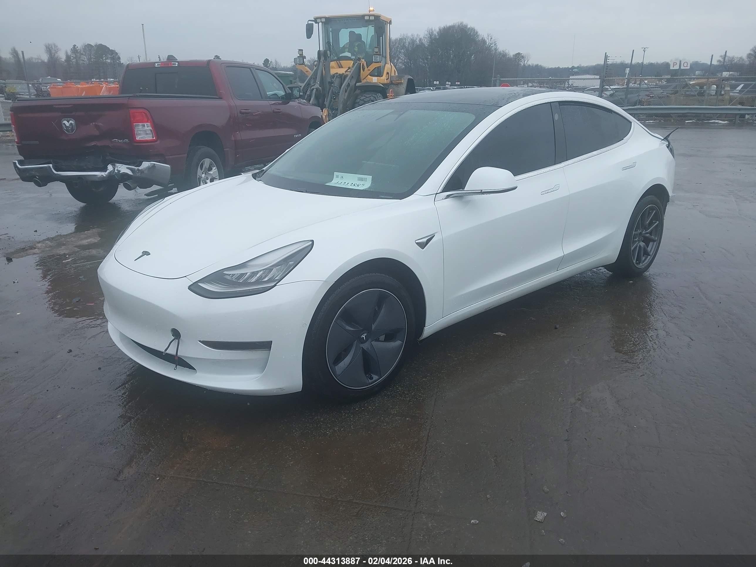 TESLA MODEL image 2
