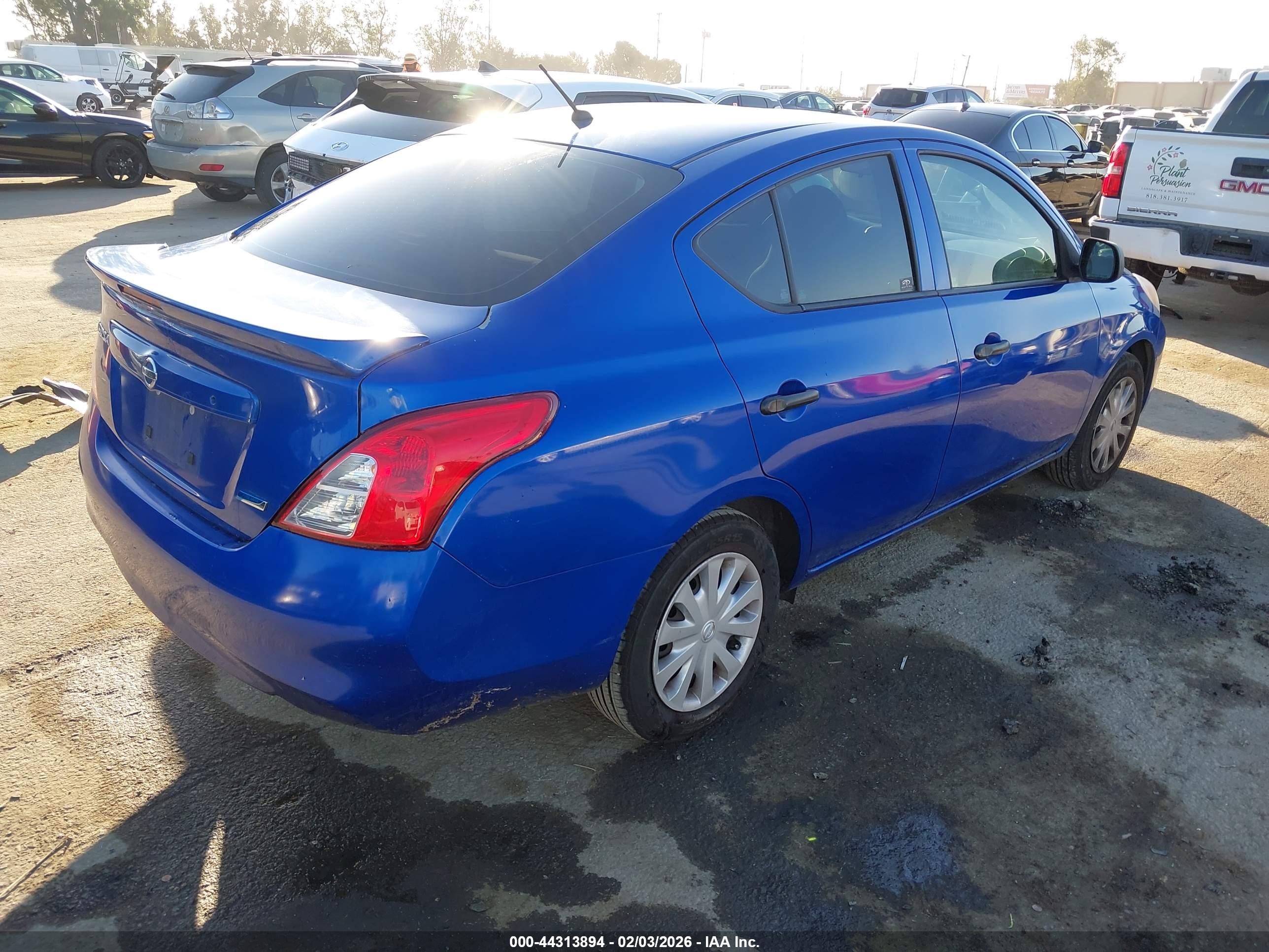 NISSAN VERSA image 4