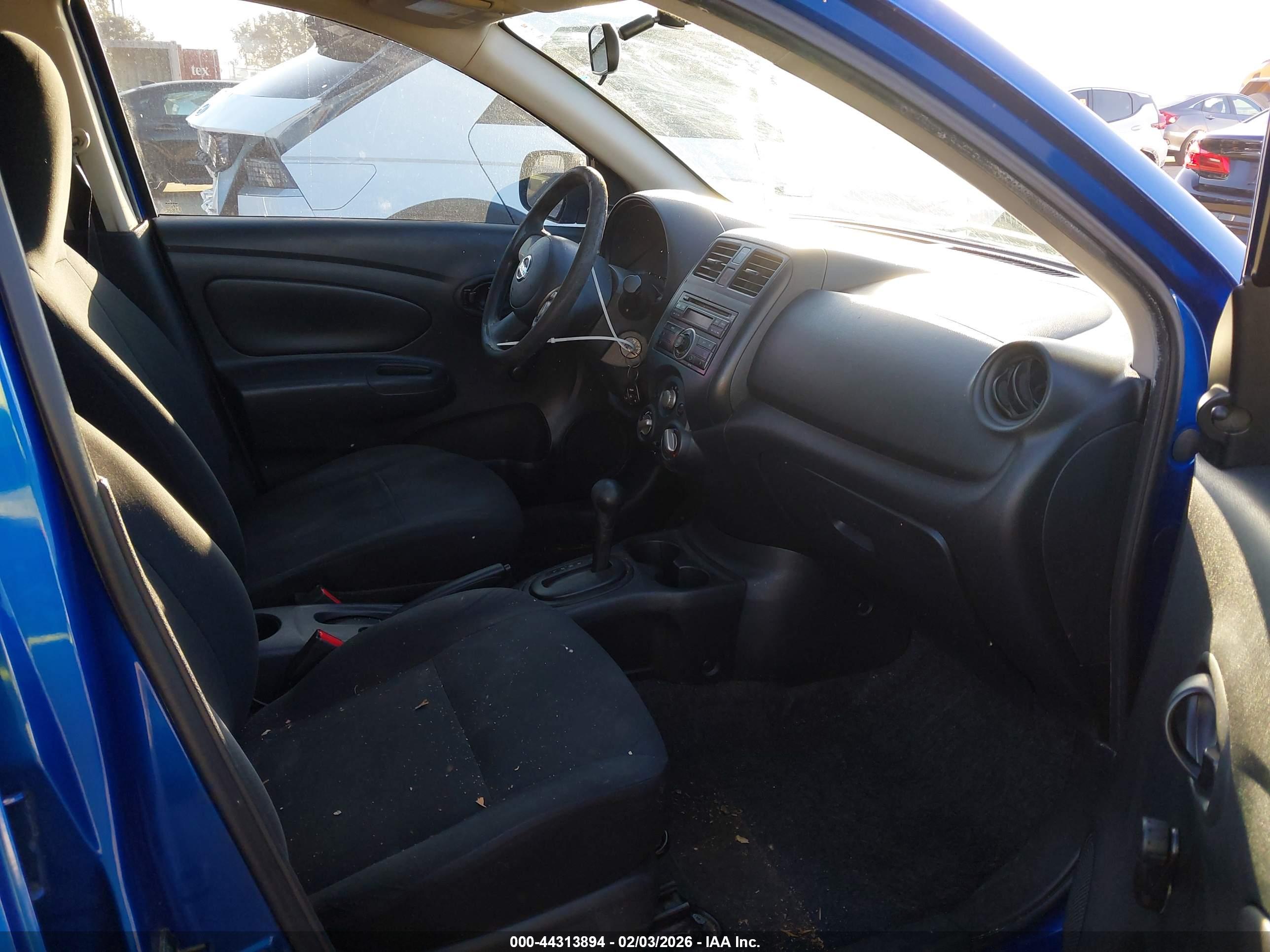 NISSAN VERSA image 5