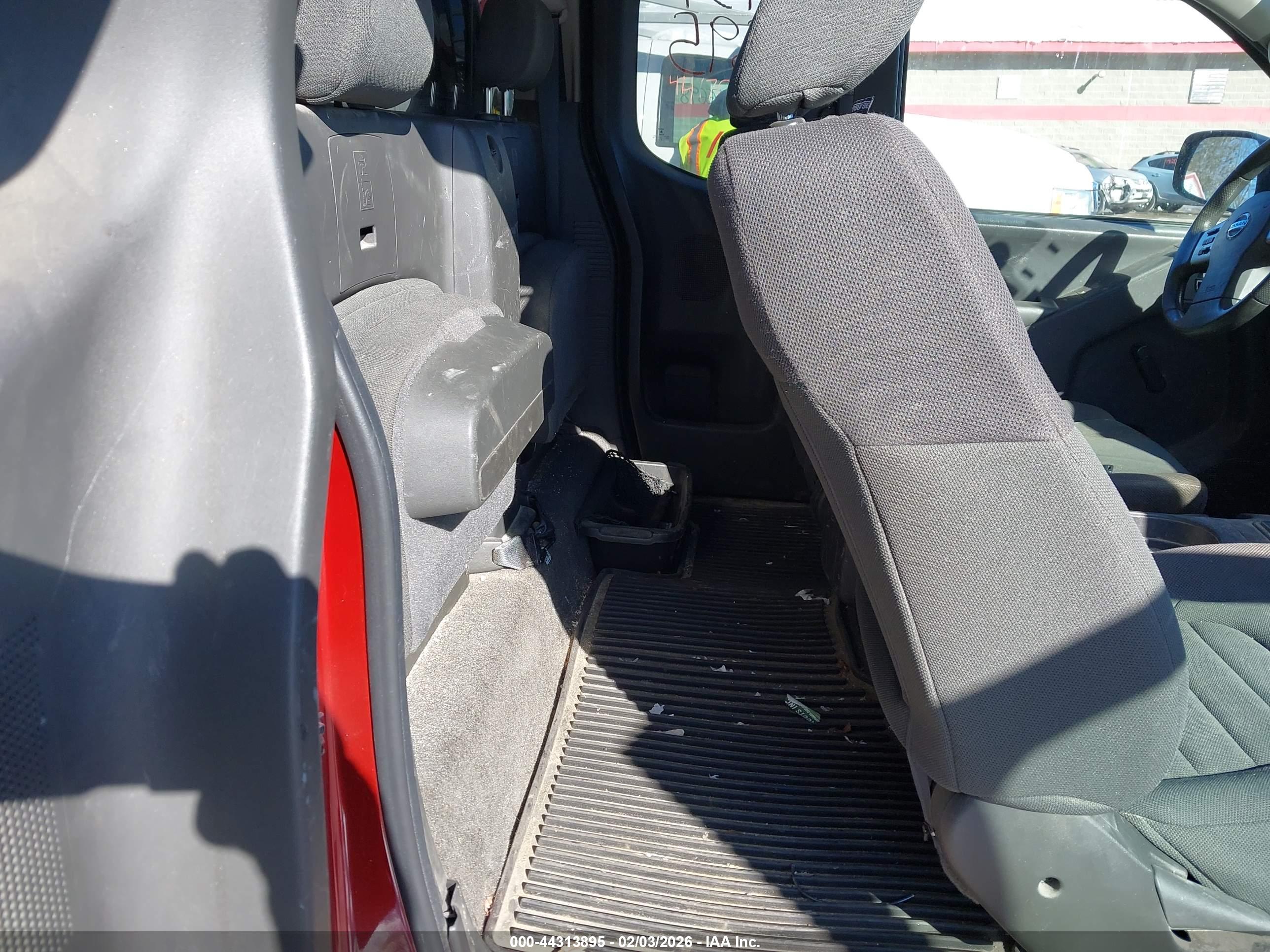 NISSAN FRONTIER image 8
