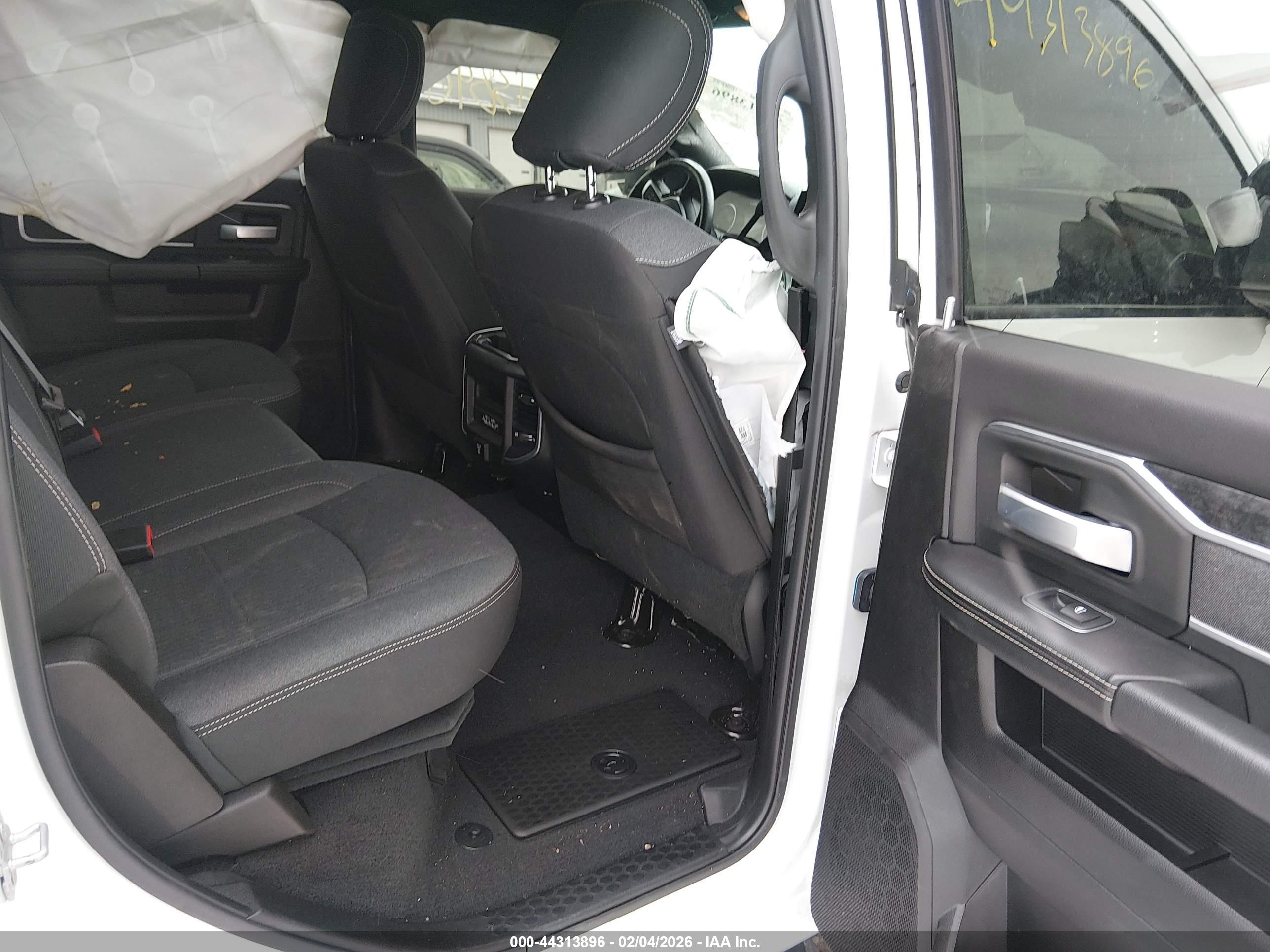 RAM 2500 image 8