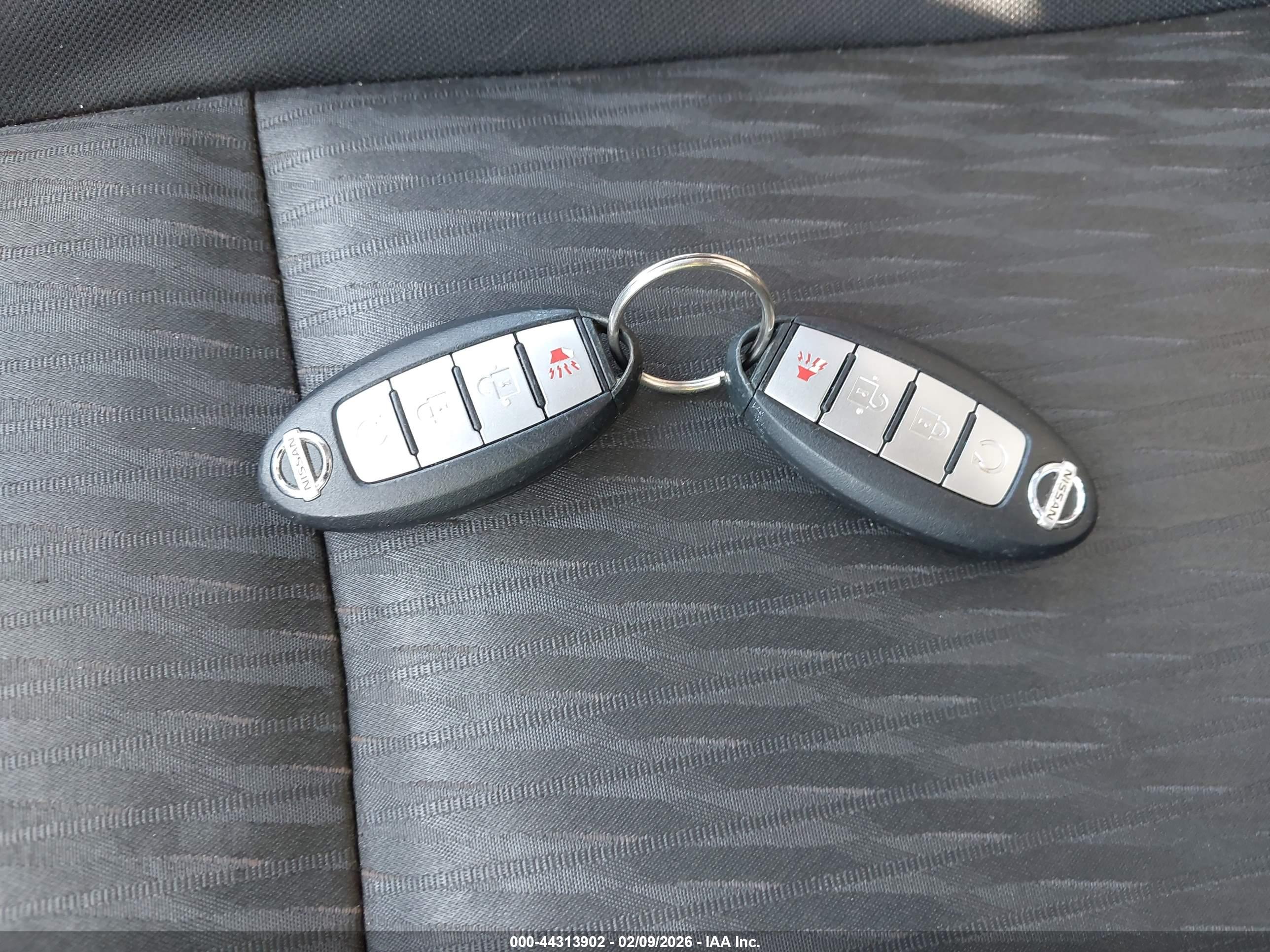 NISSAN ROGUE image 11